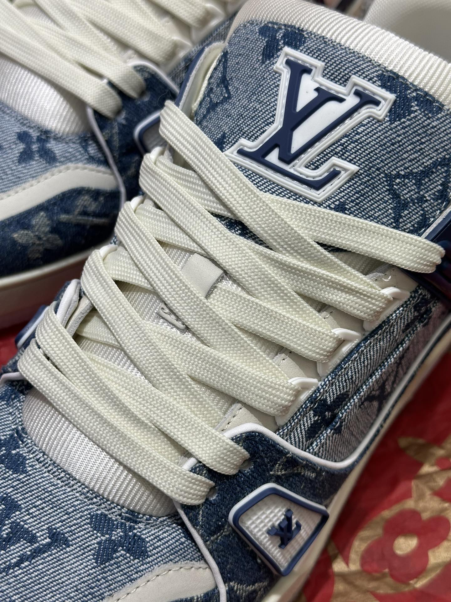 1ADHI3 Louis Vuitton Trainer Sneaker