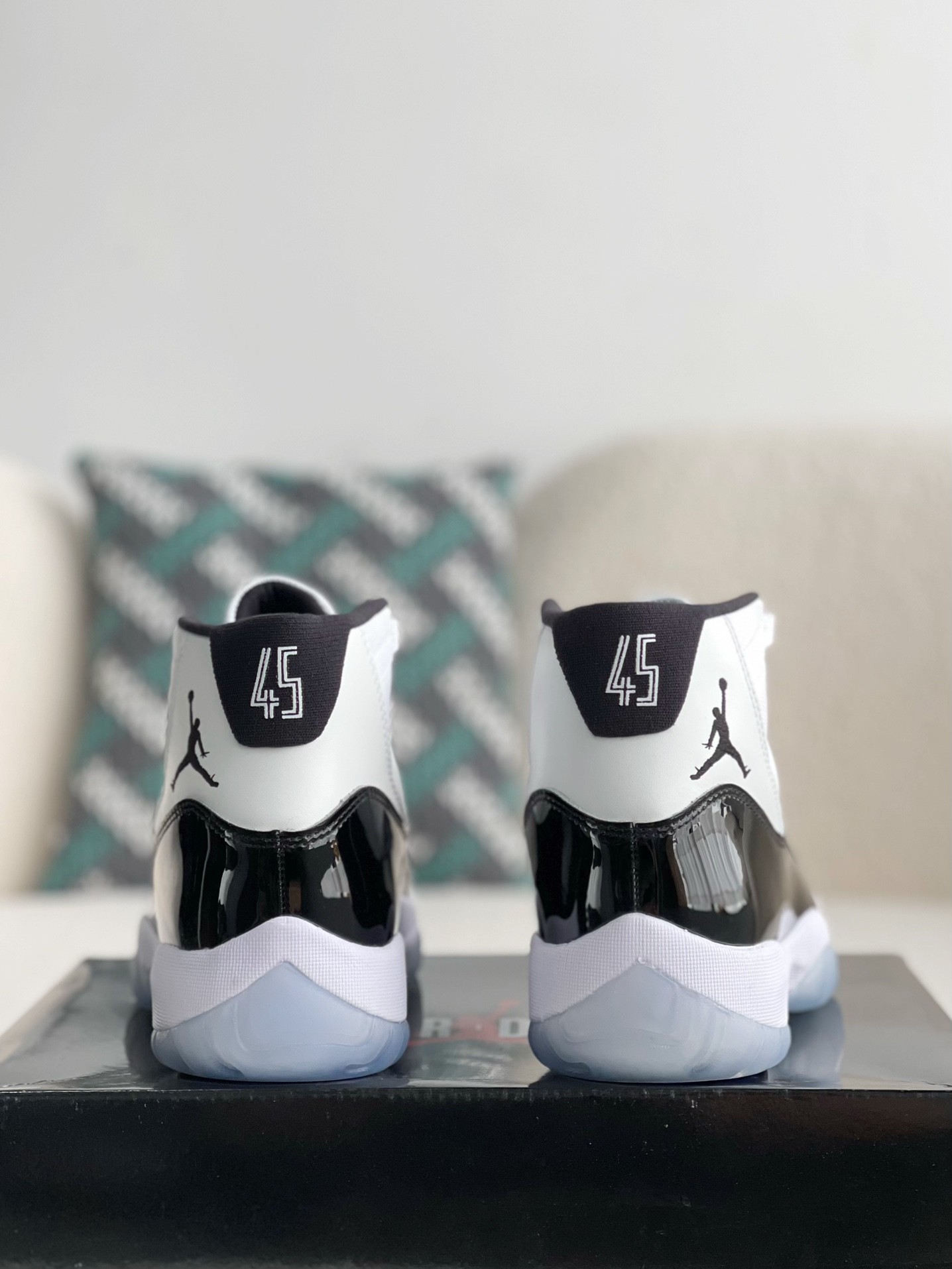 Jordan Air Jordan 11 Retro Concord