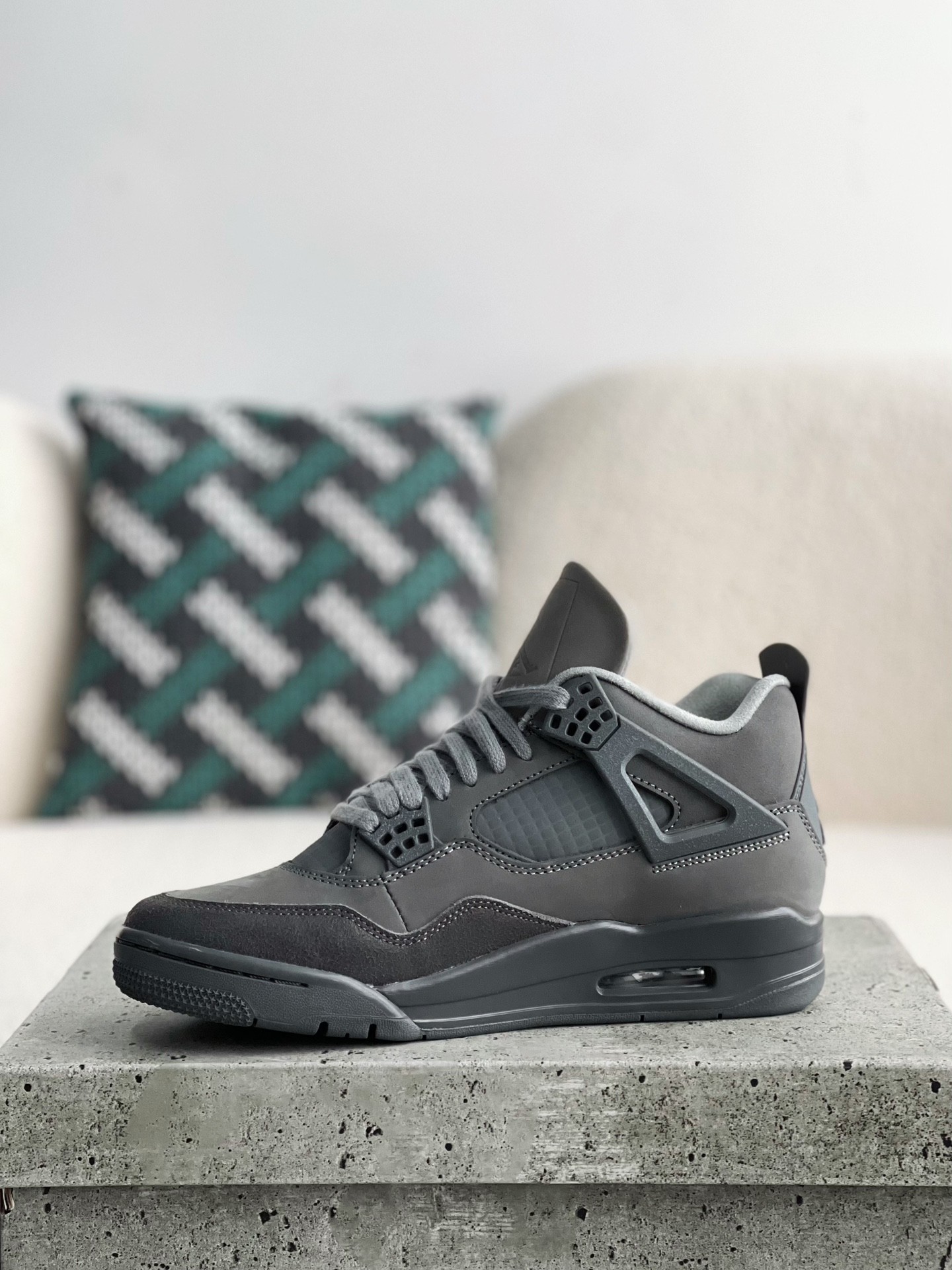 Jordan Air Jordan 4 retro kaws suede lig htweight wear-resistant non-slip mid-top