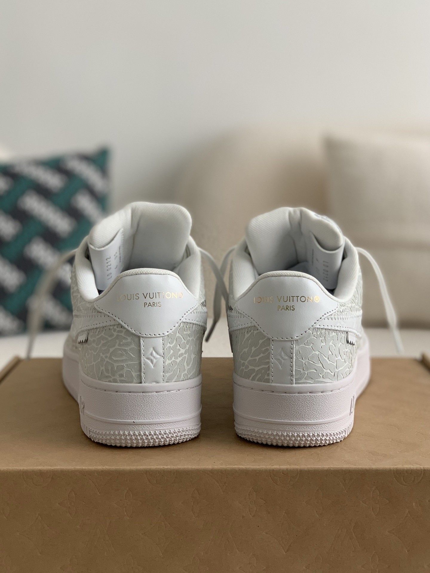 LOUIS VUITTON X NIKE AIR FORCE 1 SNEAKER