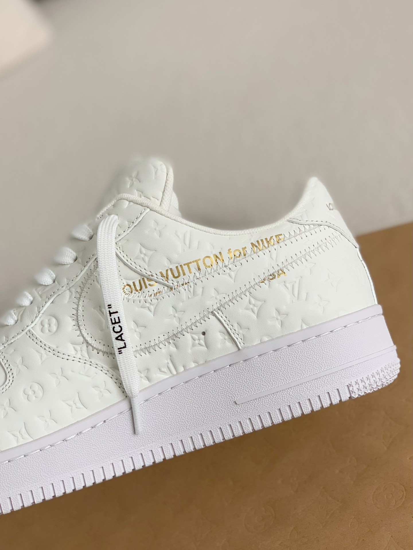 LOUIS VUITTON X NIKE AIR FORCE 1 Sneaker