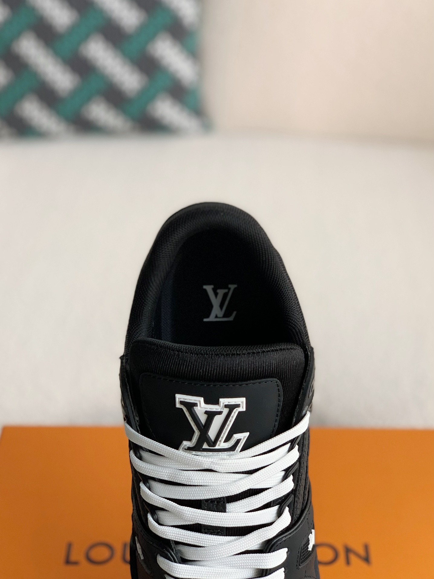 LOUIS VUITTON RUNNER TATIC sneakers