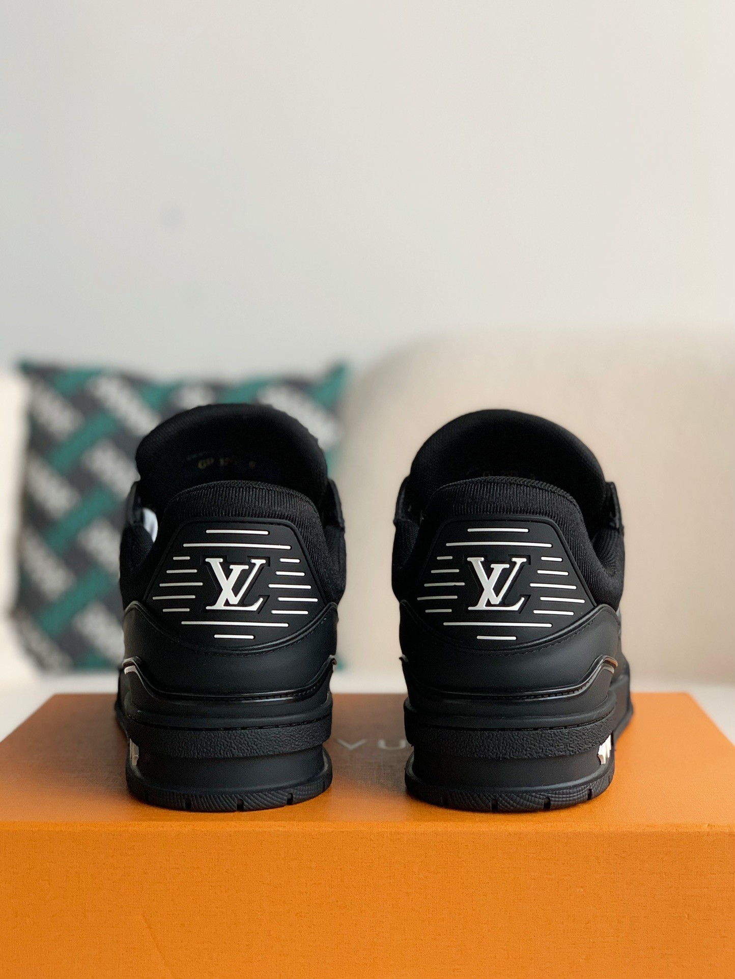 LOUIS VUITTON RUNNER TATIC sneakers