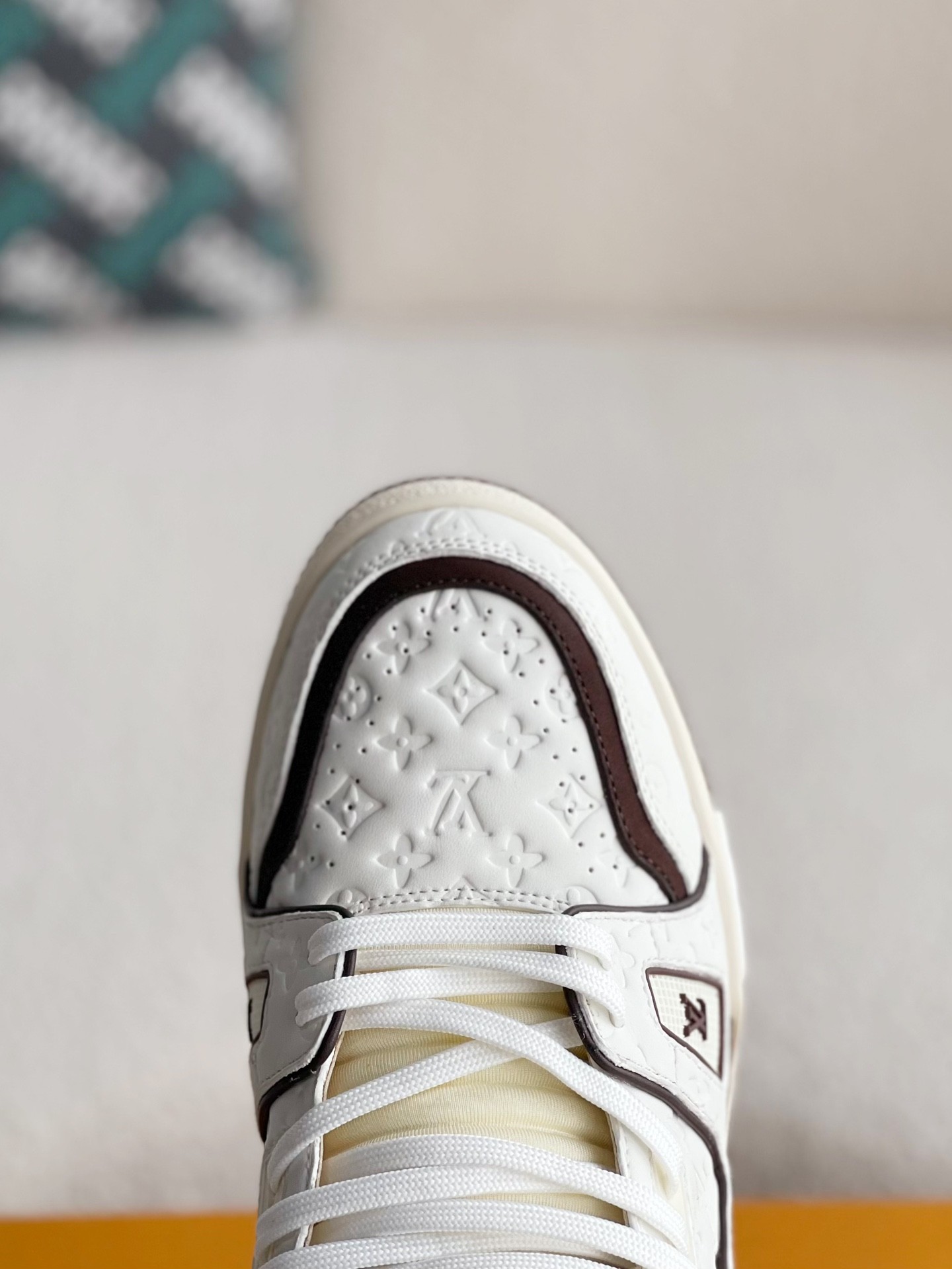 LOUIS VUITTON SNEAKERS