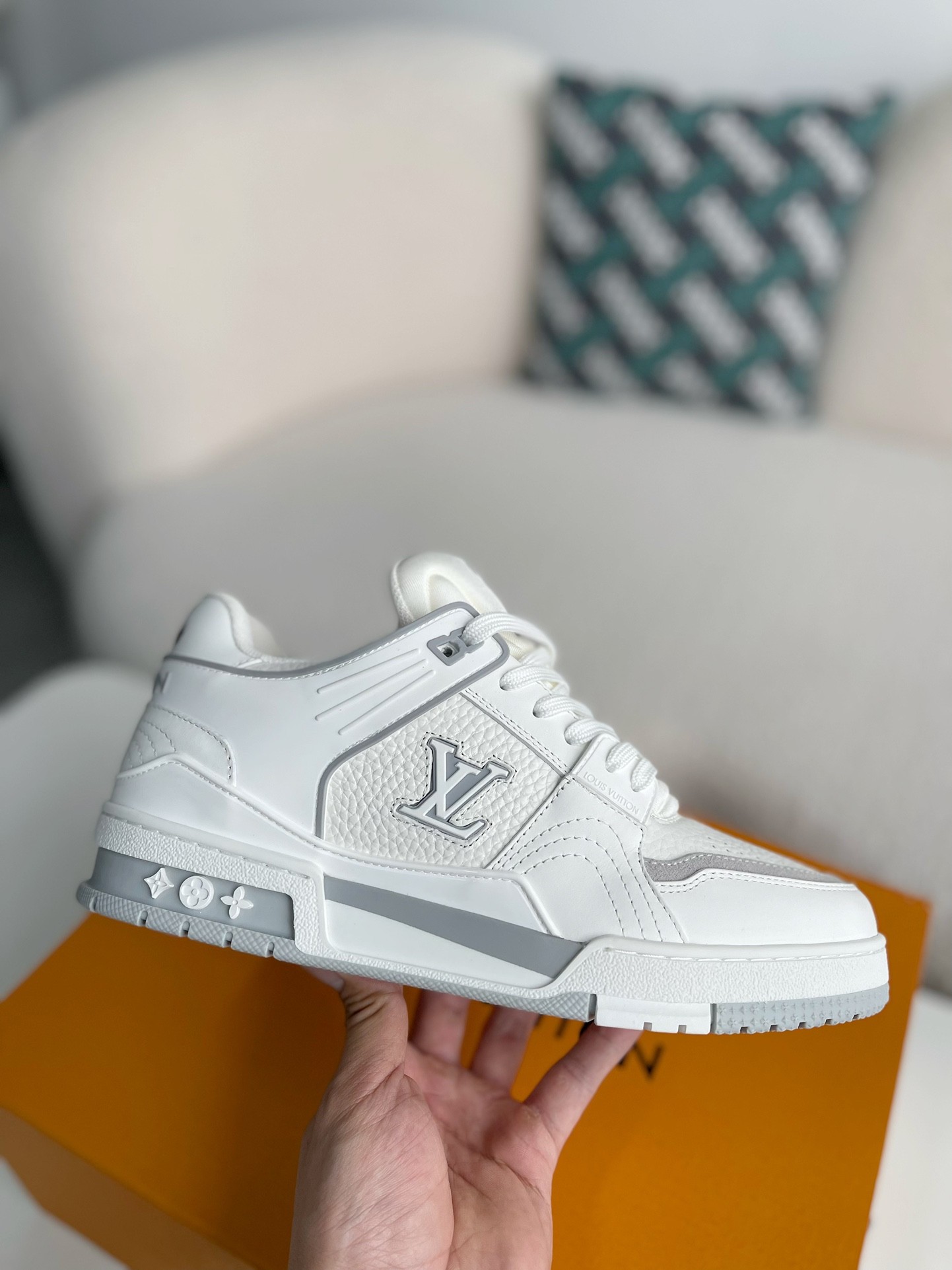 LOUIS VUITTON TRAINER SNEAKERS