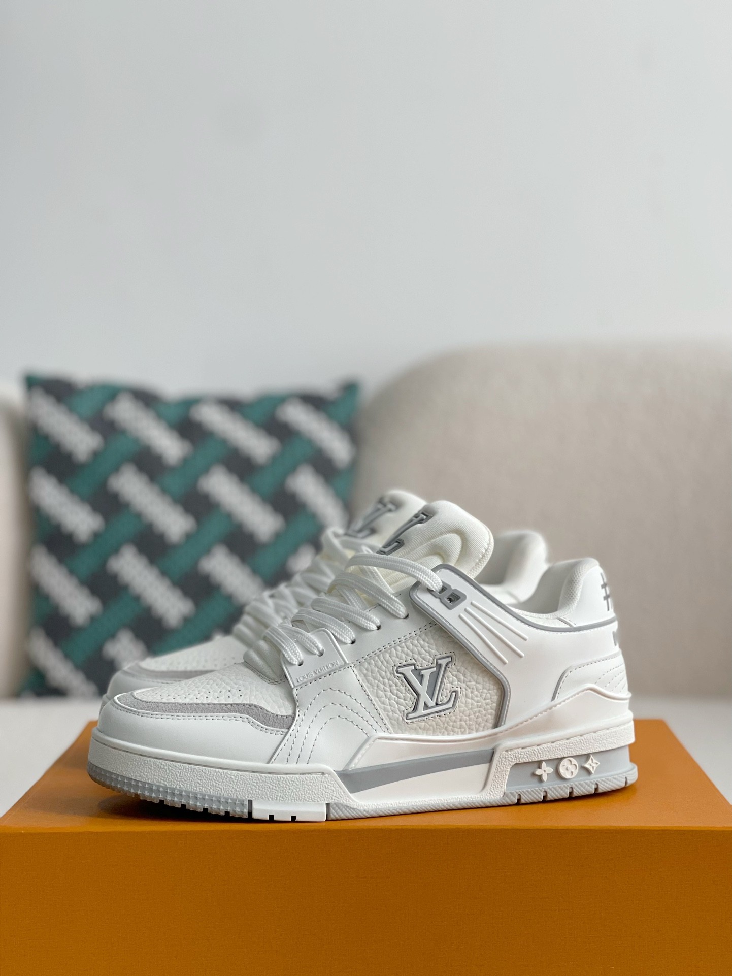 LOUIS VUITTON TRAINER SNEAKERS