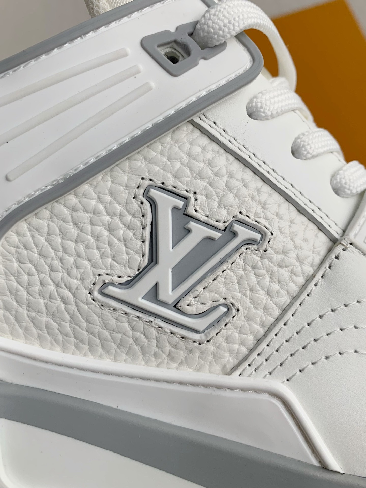 LOUIS VUITTON TRAINER SNEAKERS