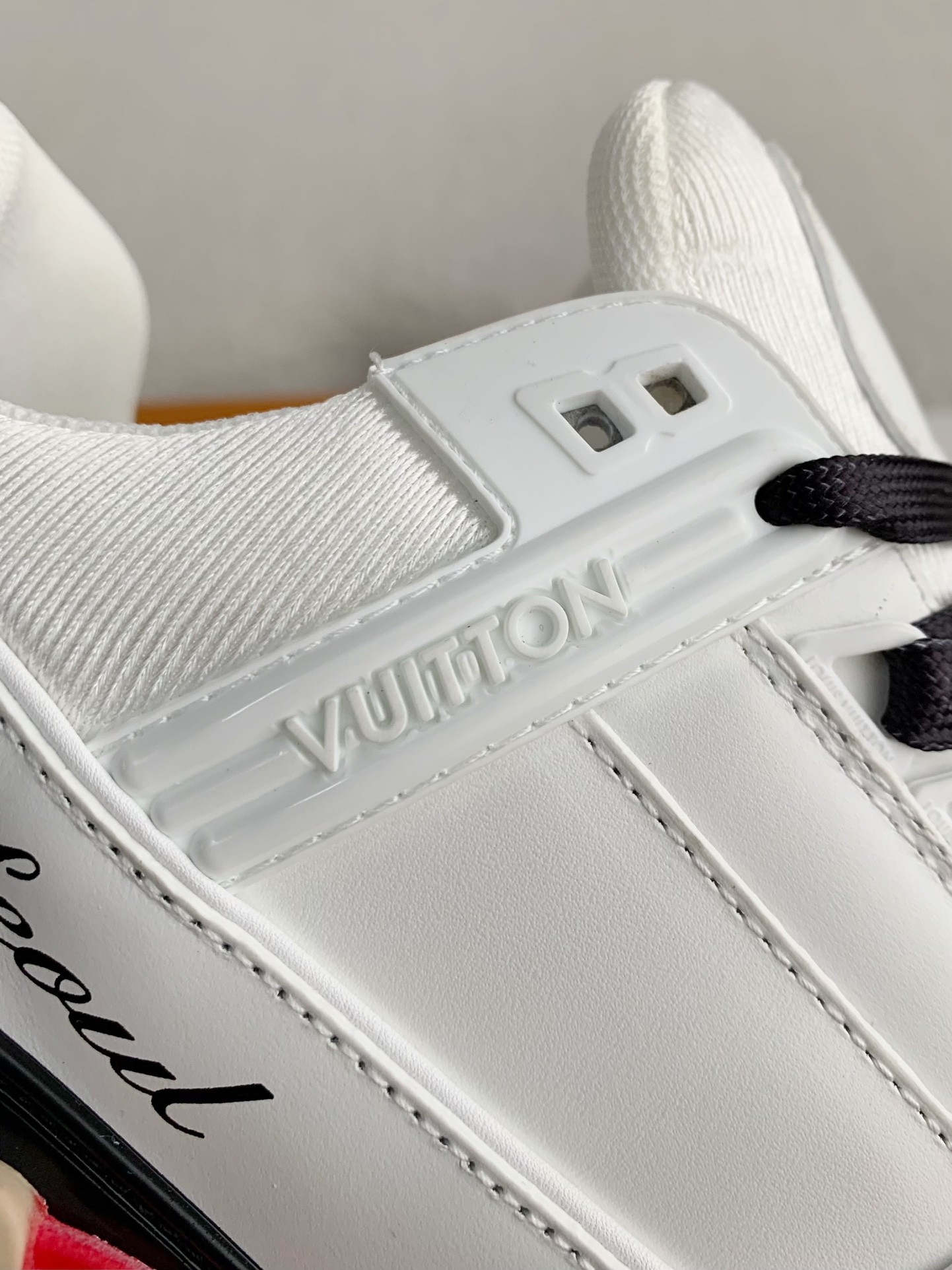 LOUIS VUITTON TRAINER SNEAKERS