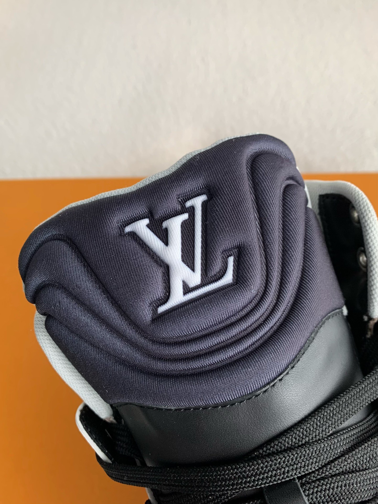 LOUIS VUITTON TRAINER SNEAKERS