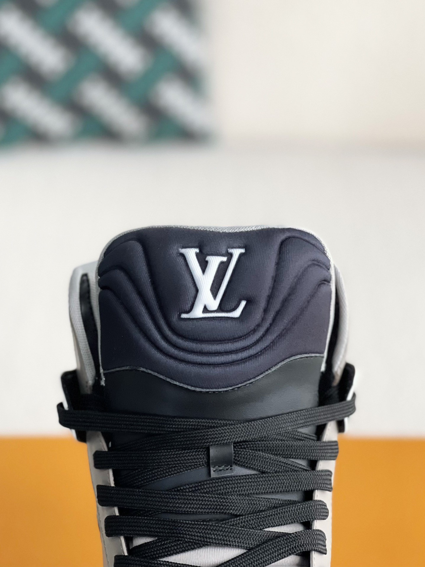 LOUIS VUITTON TRAINER SNEAKERS