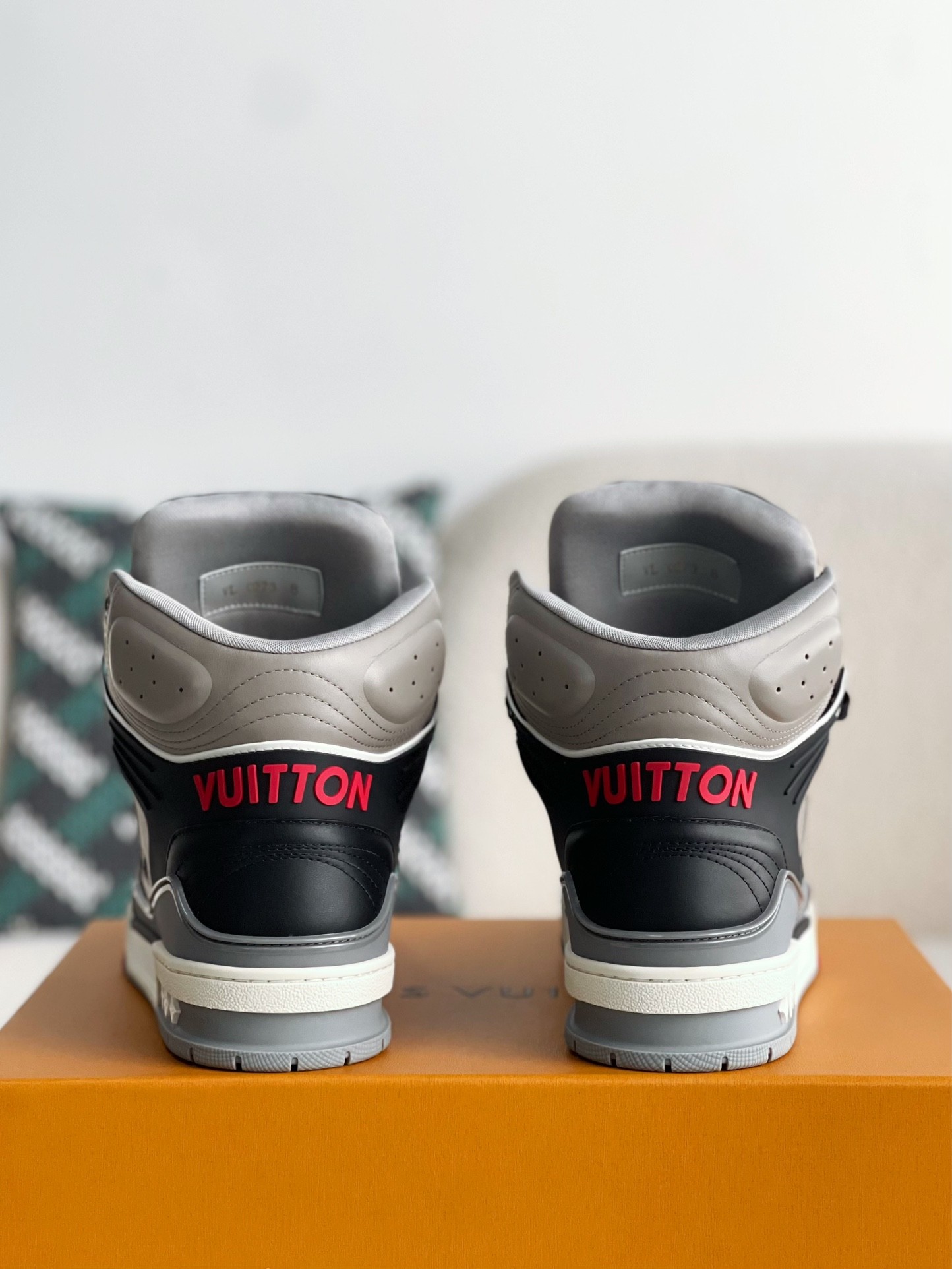 LOUIS VUITTON TRAINER SNEAKERS