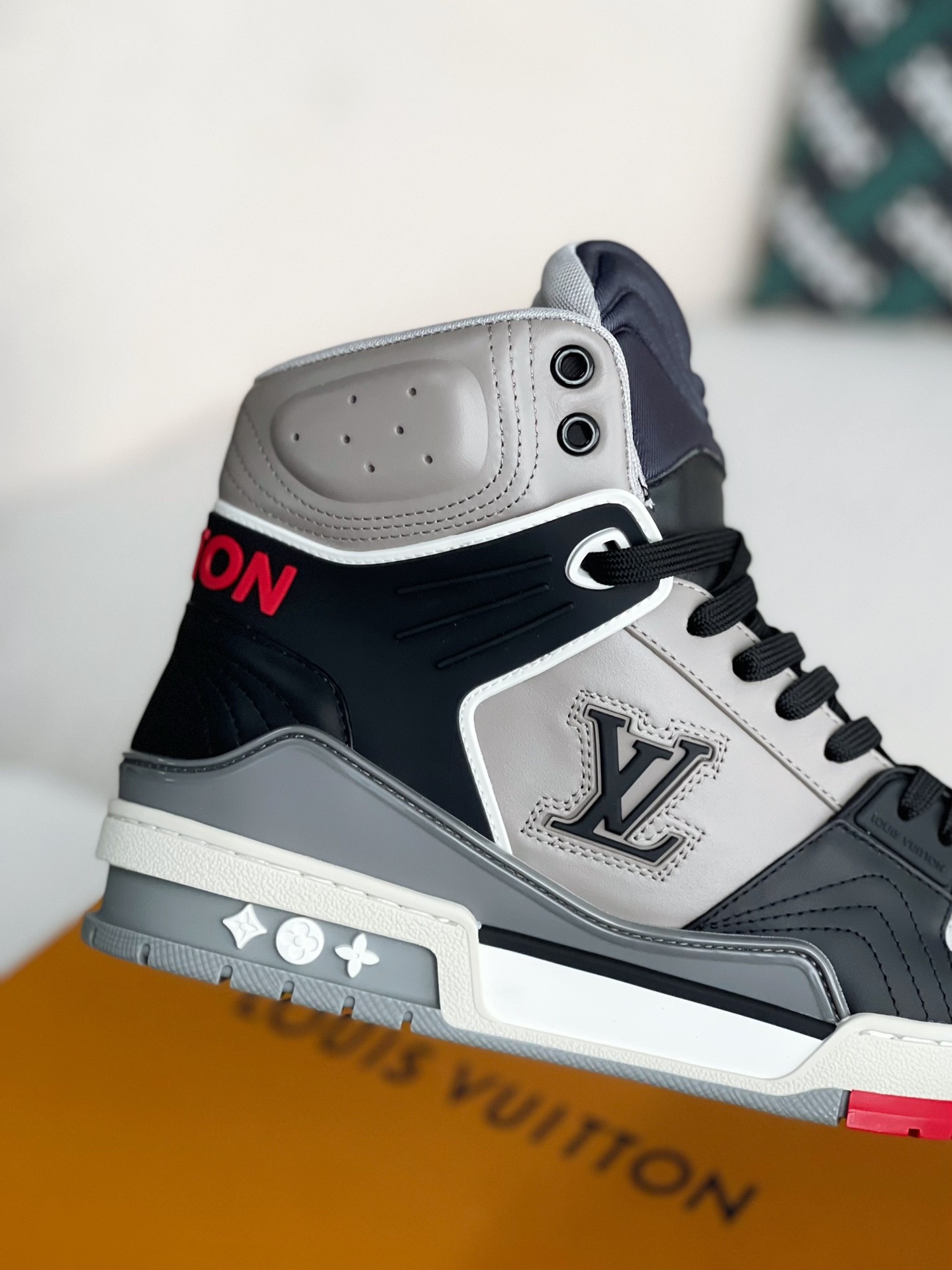 LOUIS VUITTON TRAINER SNEAKERS