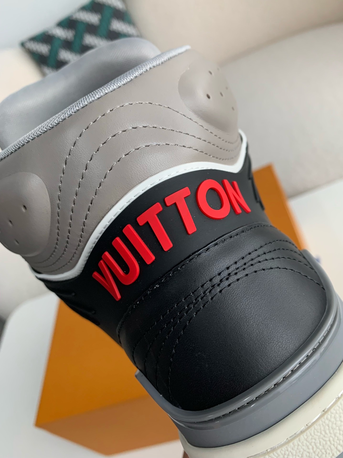 LOUIS VUITTON TRAINER SNEAKERS