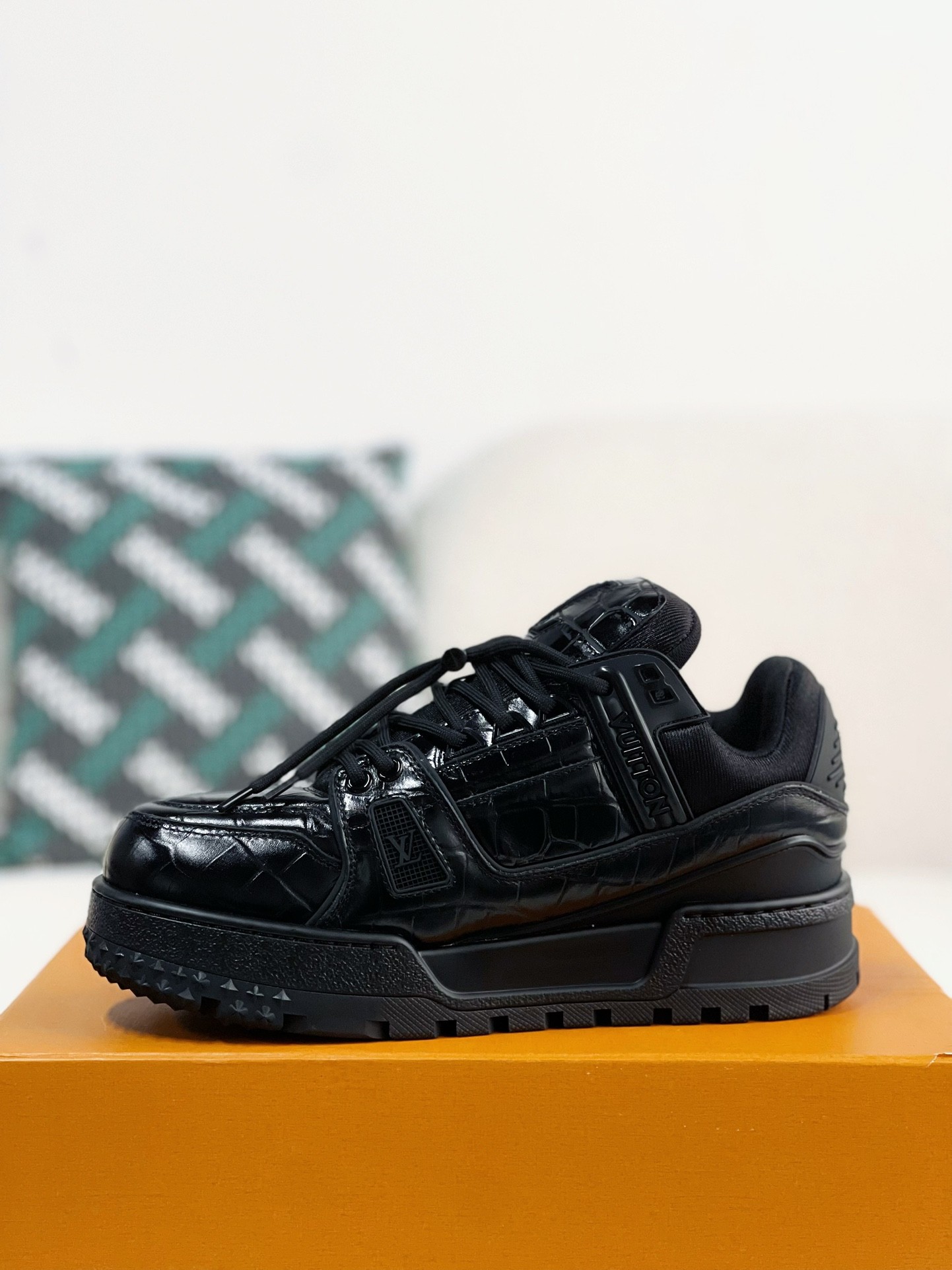 LOUIS VUITTON TRAINER MAXI SNEAKERS