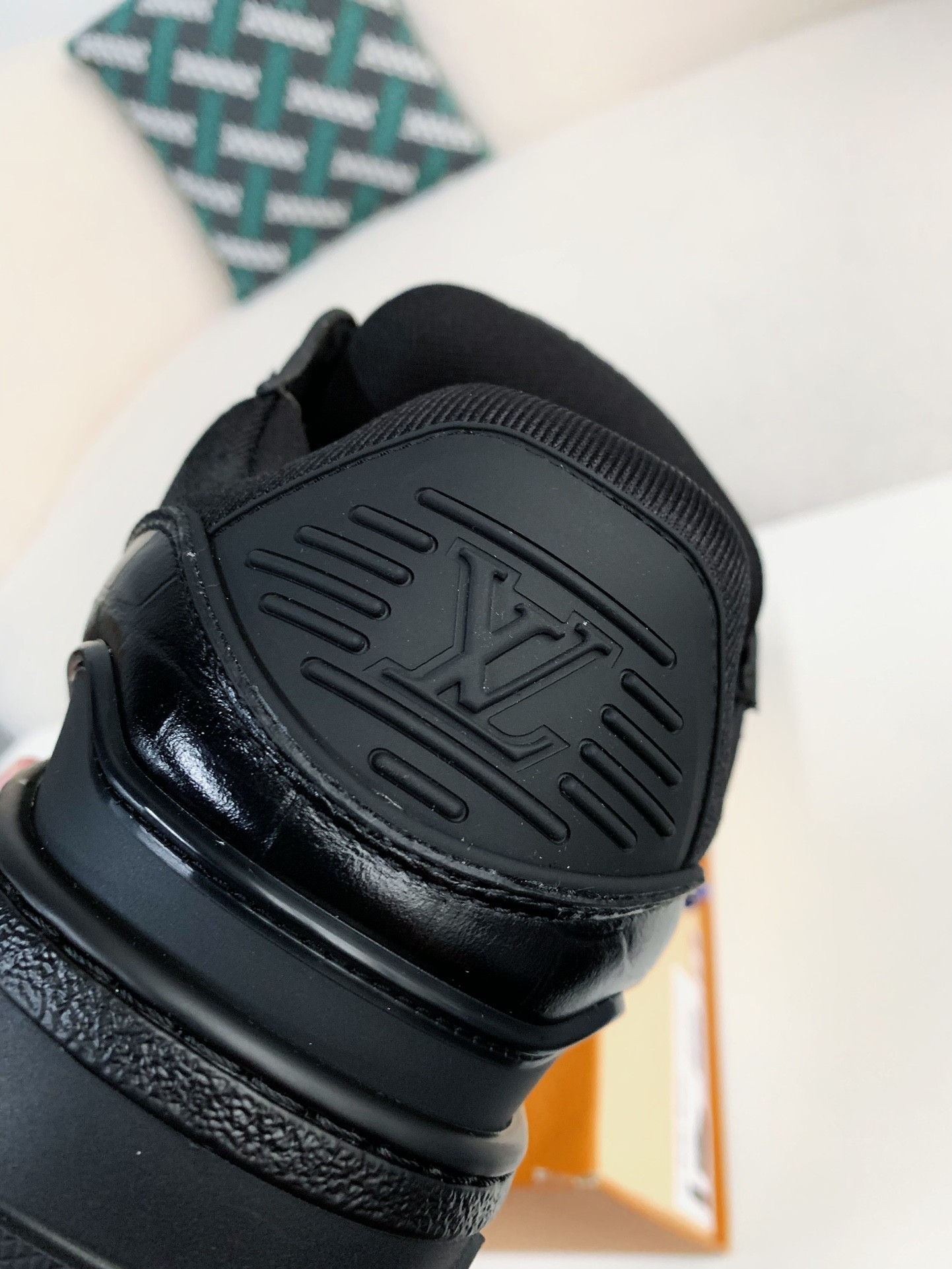 LOUIS VUITTON TRAINER MAXI SNEAKERS