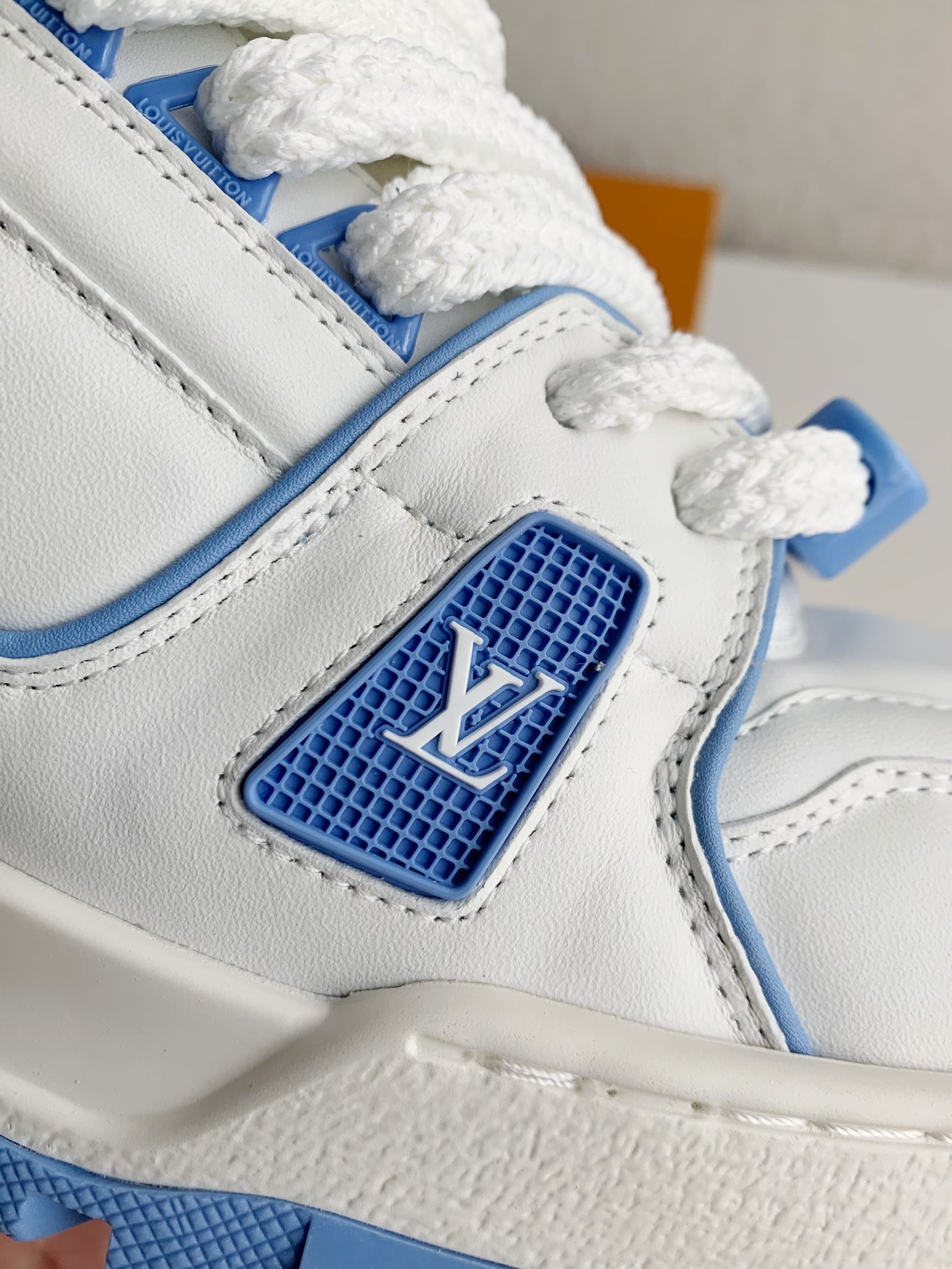 LOUIS VUITTON TRAINER MAXI SNEAKERS