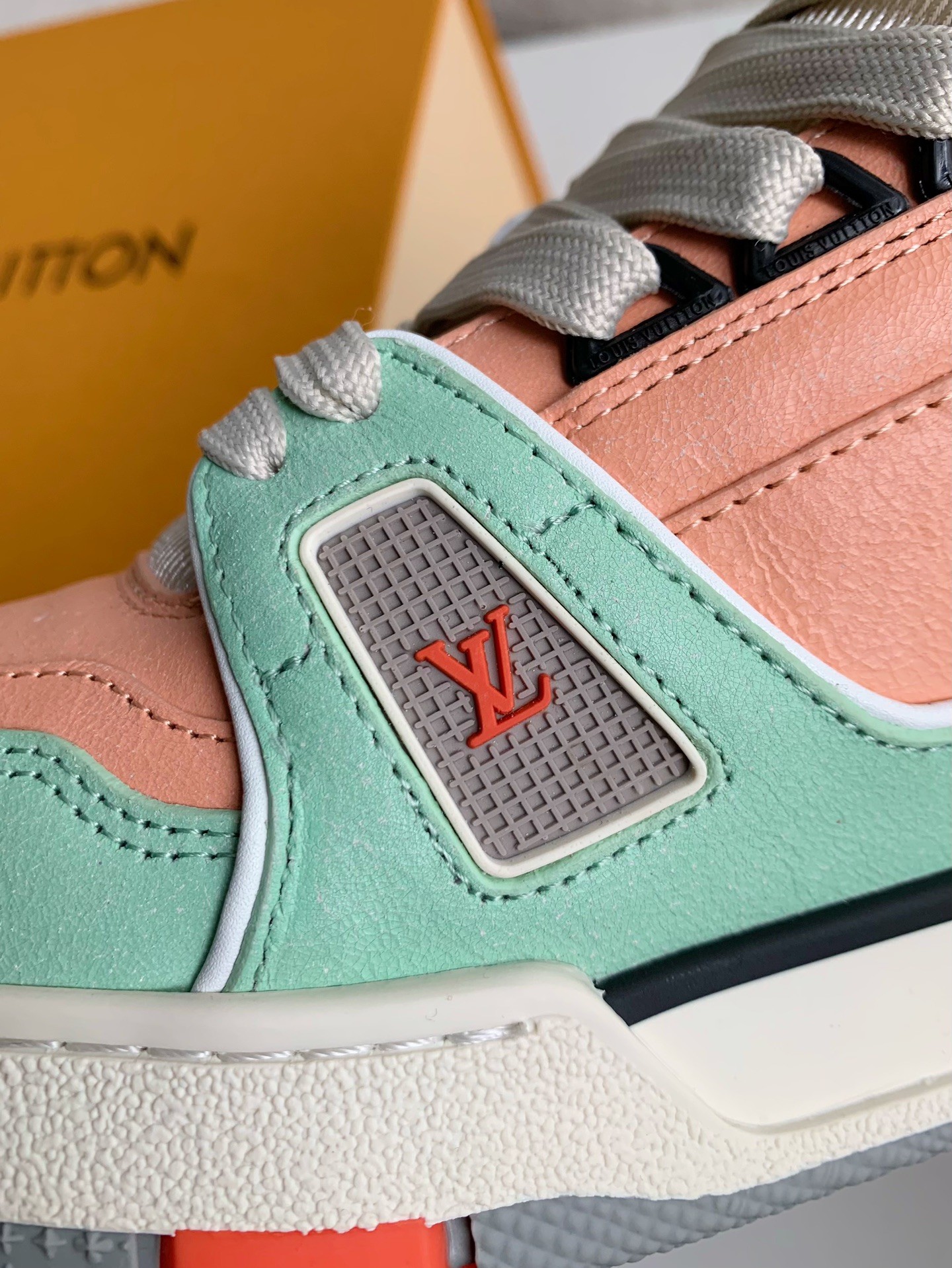 LOUIS VUITTON TRAINER SNEAKERS