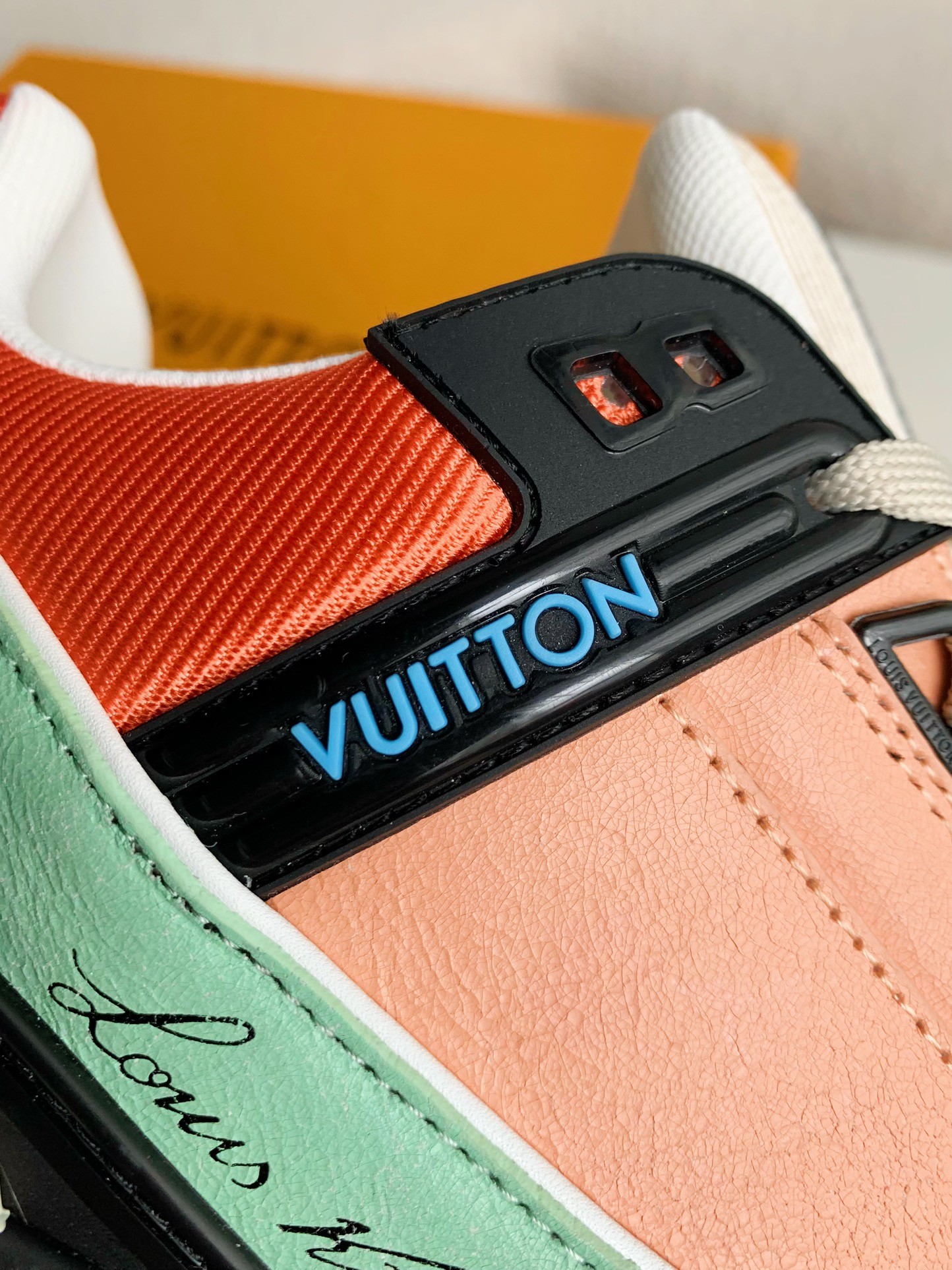 LOUIS VUITTON TRAINER SNEAKERS