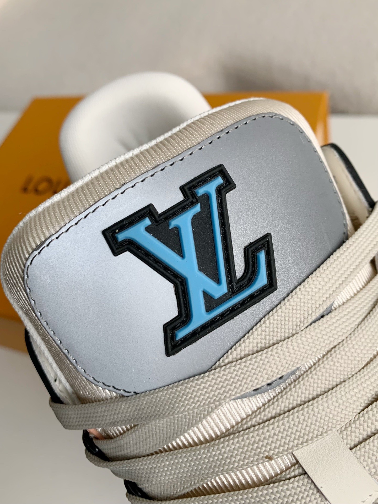 LOUIS VUITTON TRAINER SNEAKERS