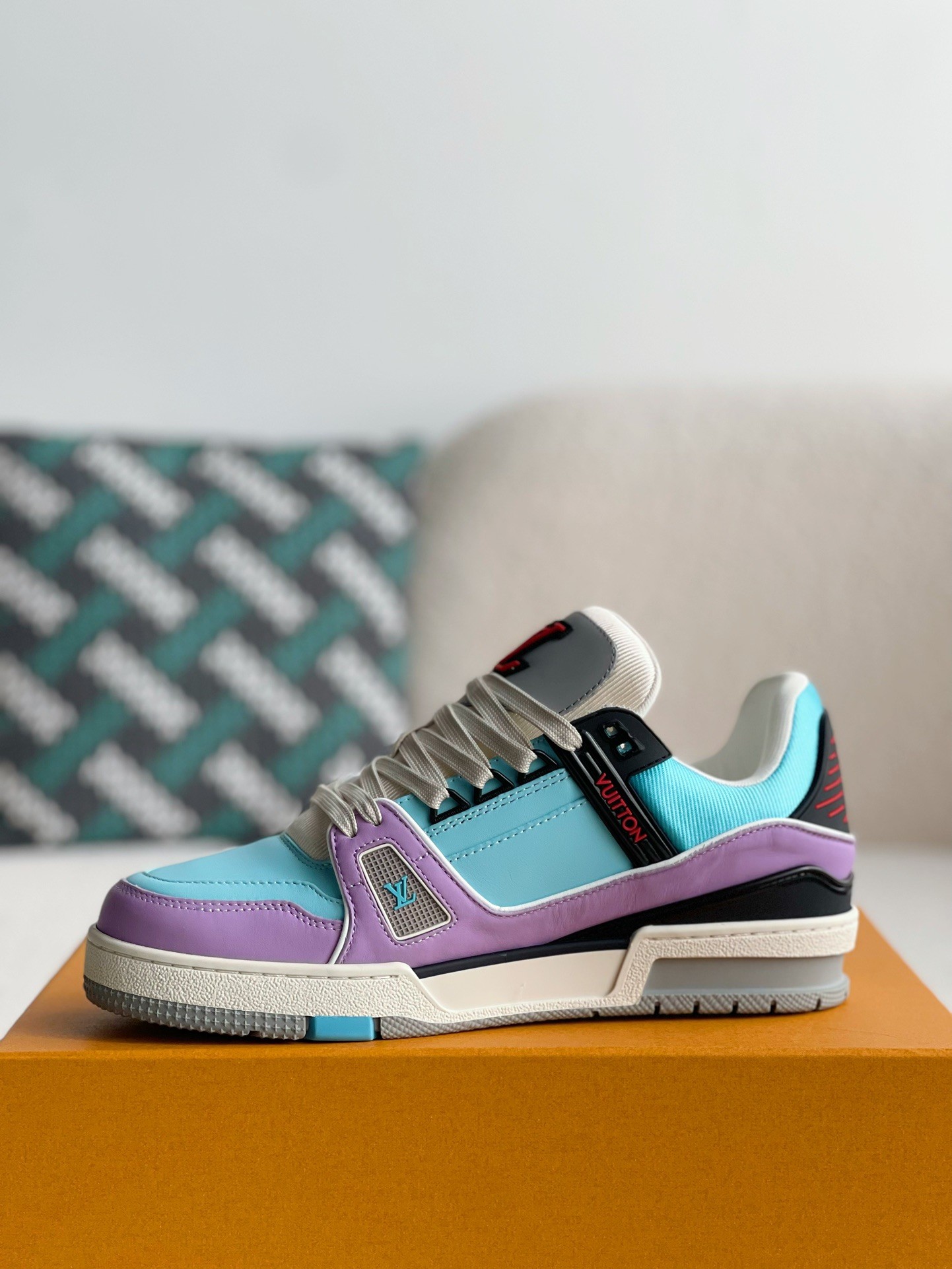 LOUIS VUITTON RUNNER TATIC sneakers