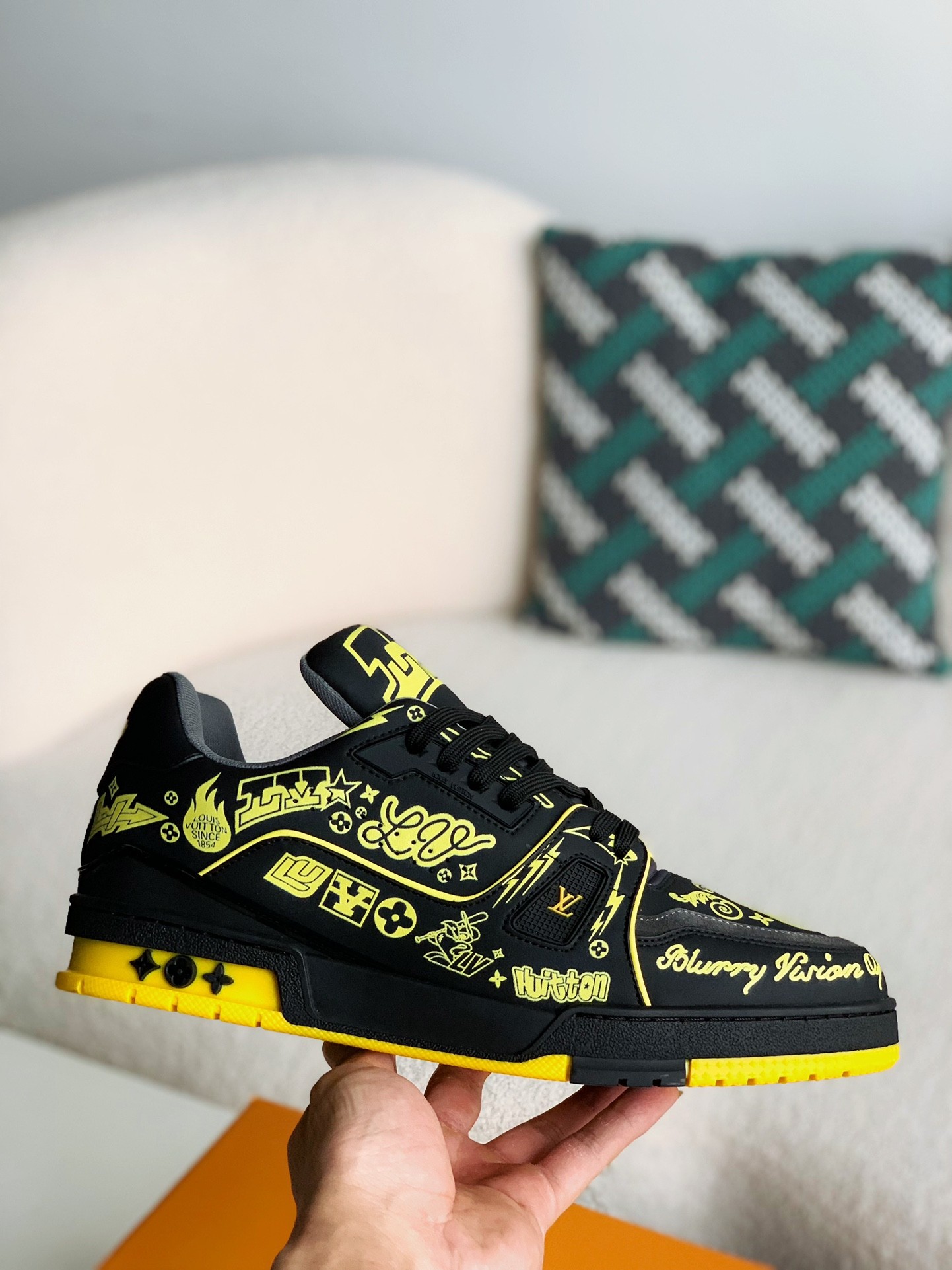 LOUIS VUITTON TRAINER SNEAKERS