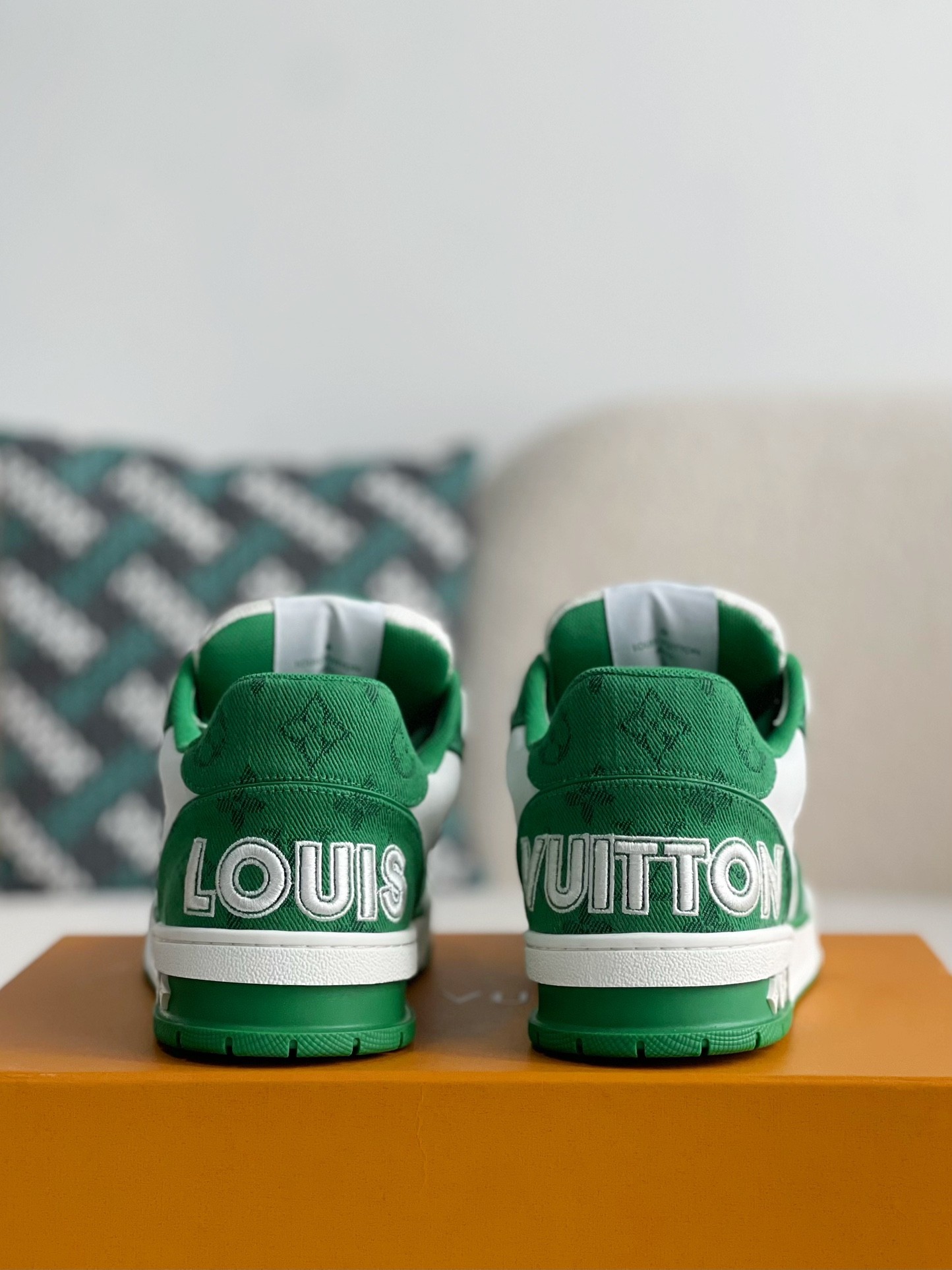 LOUIS VUITTON TRAINER SNEAKERS