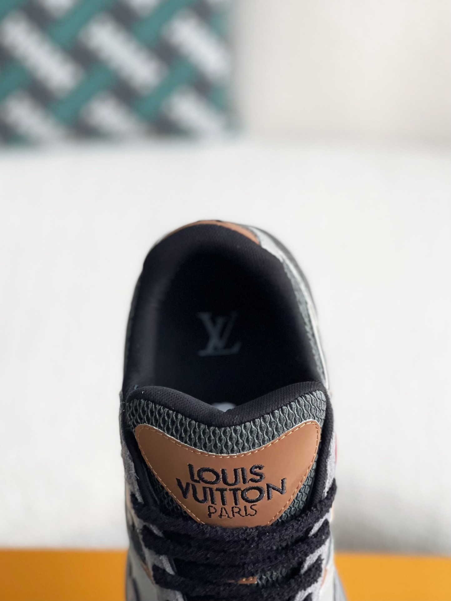 LOUIS VUITTON Low-top running shoes