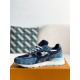 LOUIS VUITTON Low-top running shoes