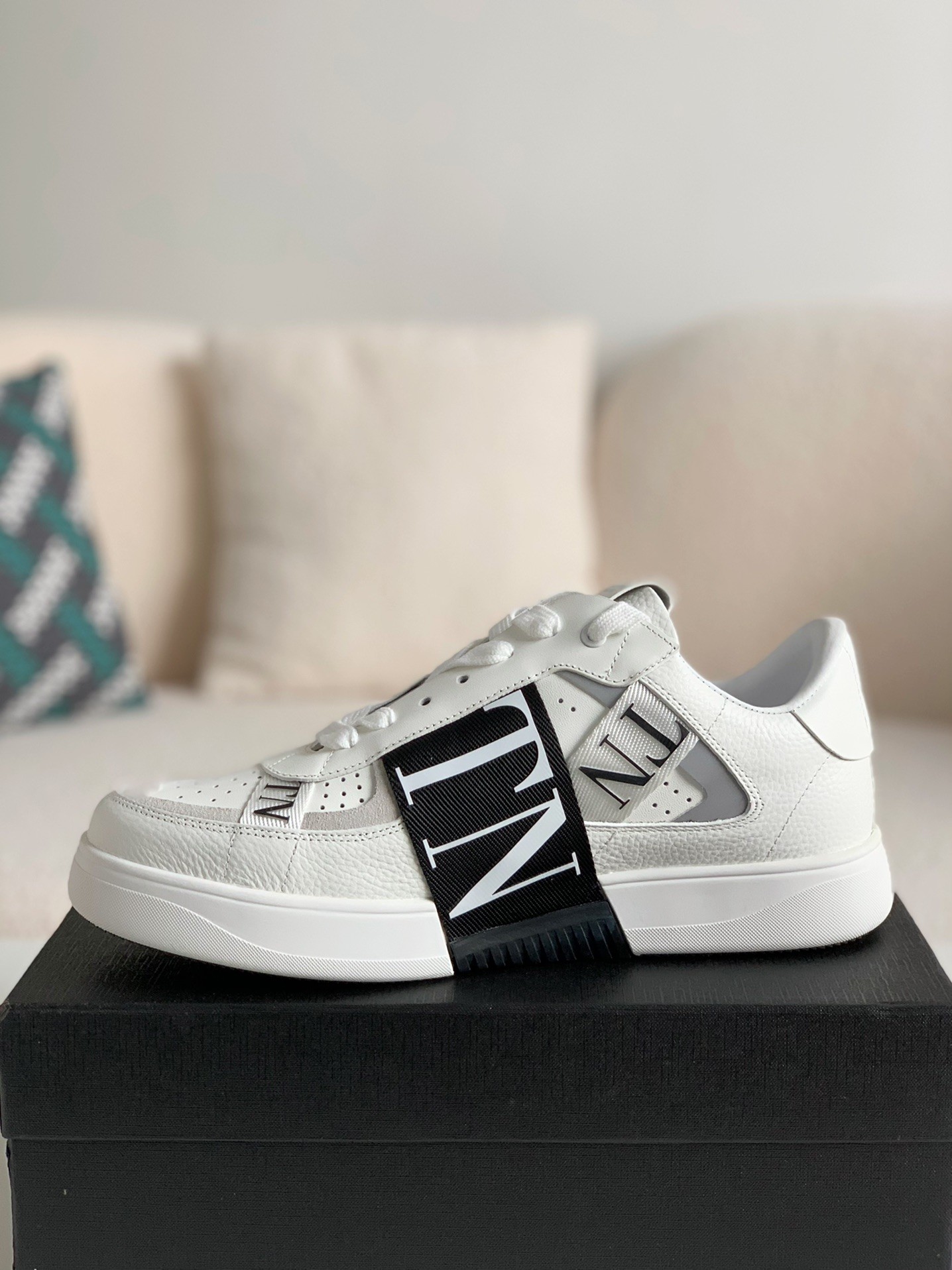 Valentino Sneakers