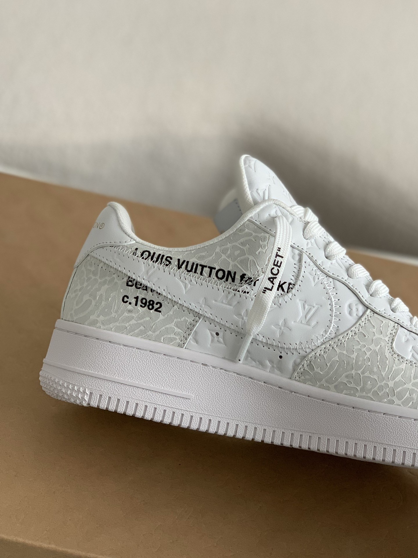 LOUIS VUITTON X NIKE AIR FORCE 1 SNEAKER