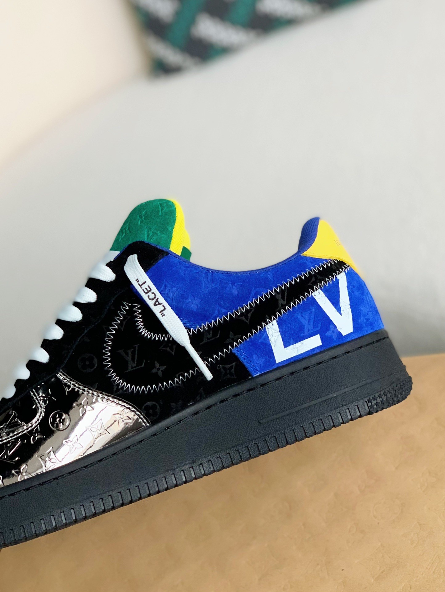 LOUIS VUITTON X NIKE AIR FORCE 1 Sneaker