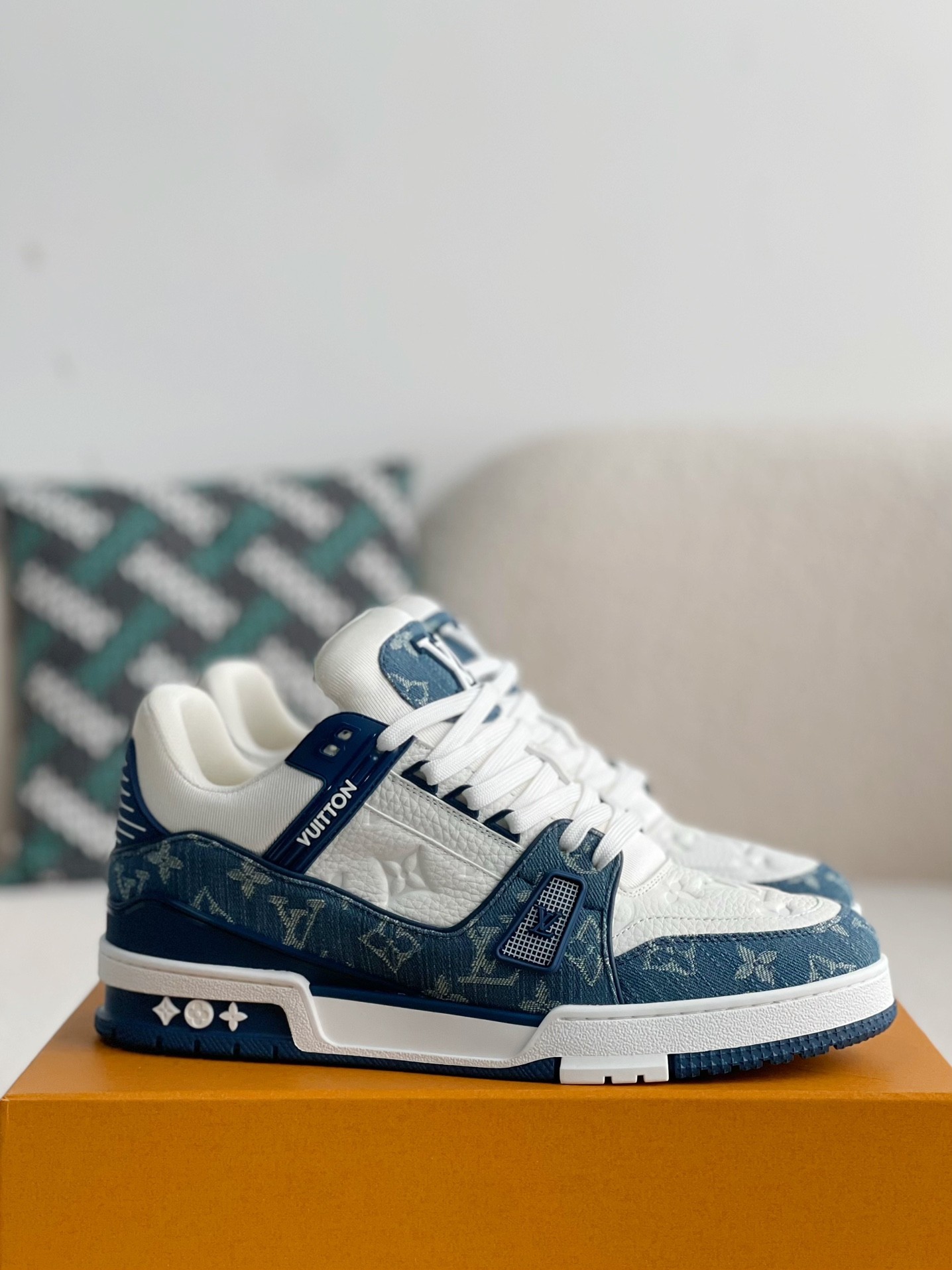 LOUIS VUITTON TRAINER 1A8FN8 Sneakers Louis Vuitton Blue/White Leather and Denim LV Trainer Sneakers