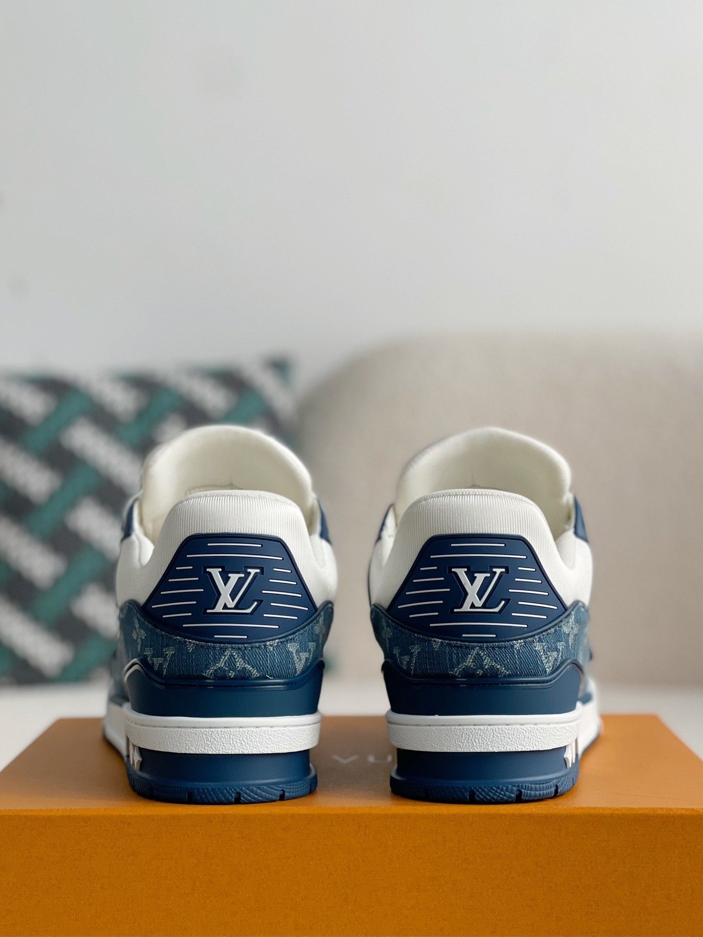 LOUIS VUITTON TRAINER 1A8FN8 Sneakers Louis Vuitton Blue/White Leather and Denim LV Trainer Sneakers