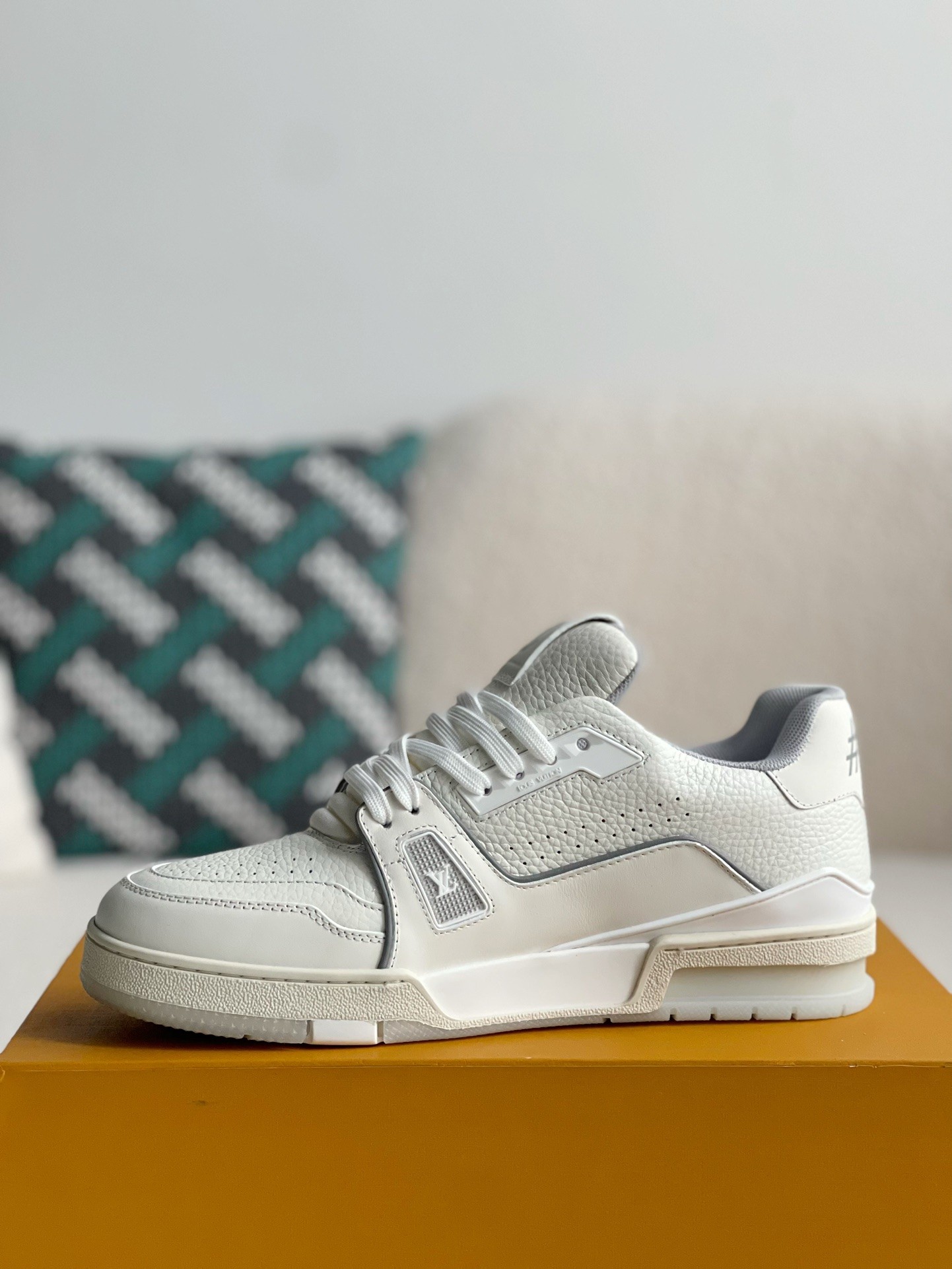 LOUIS VUITTON TRAINER Sneakers Top quality