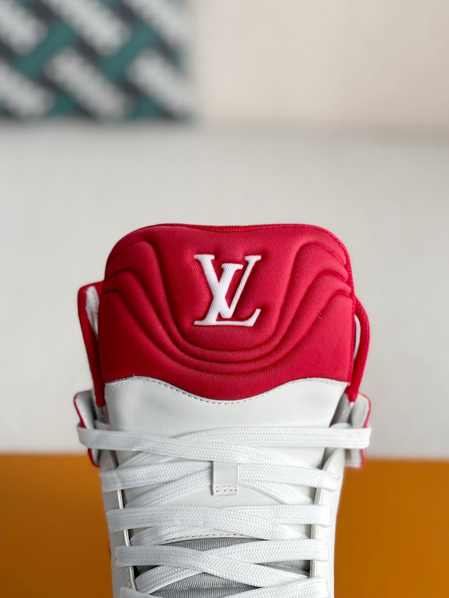 LOUIS VUITTON SNEAKERS