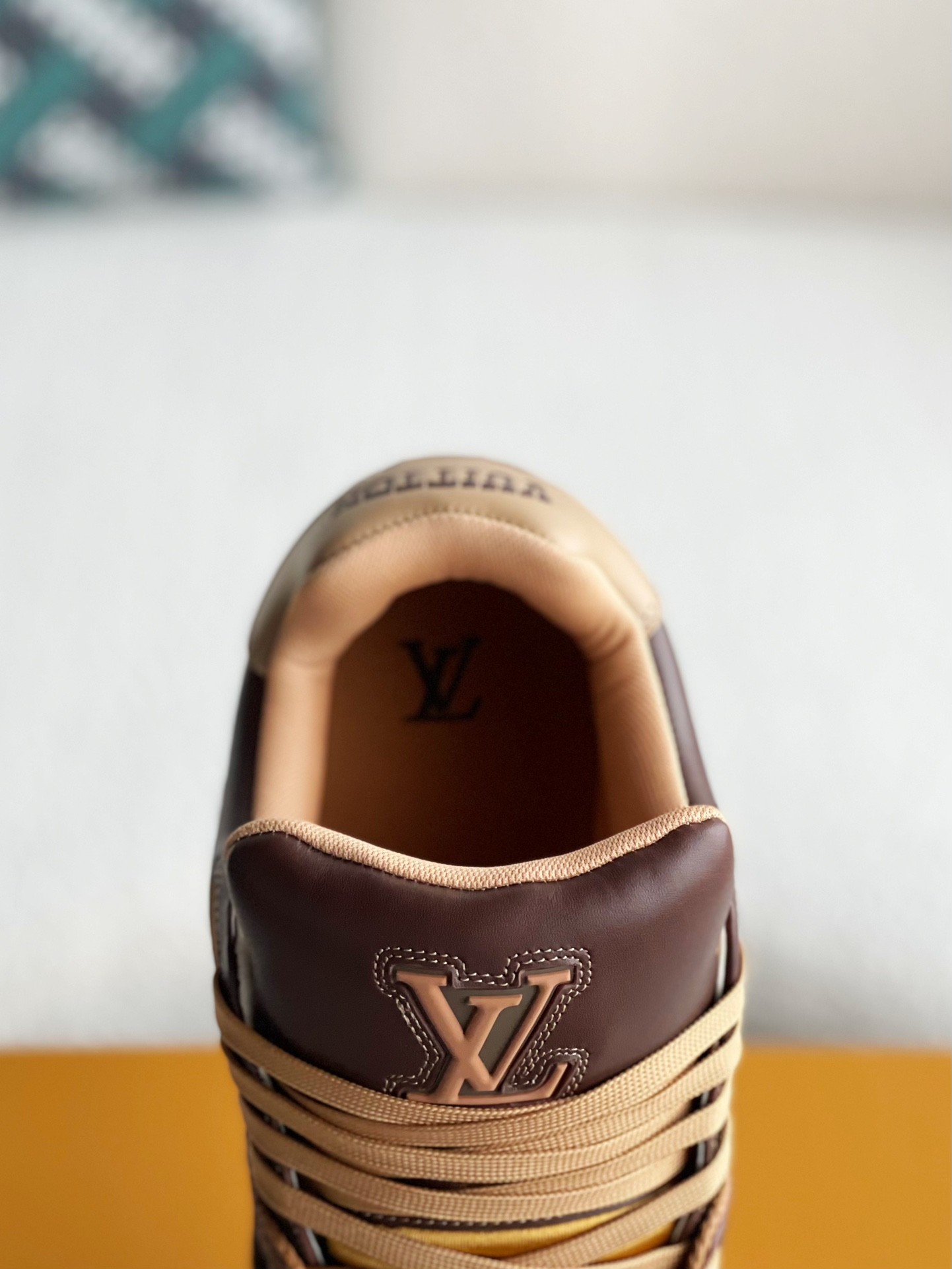 LOUIS VUITTON SNEAKERS