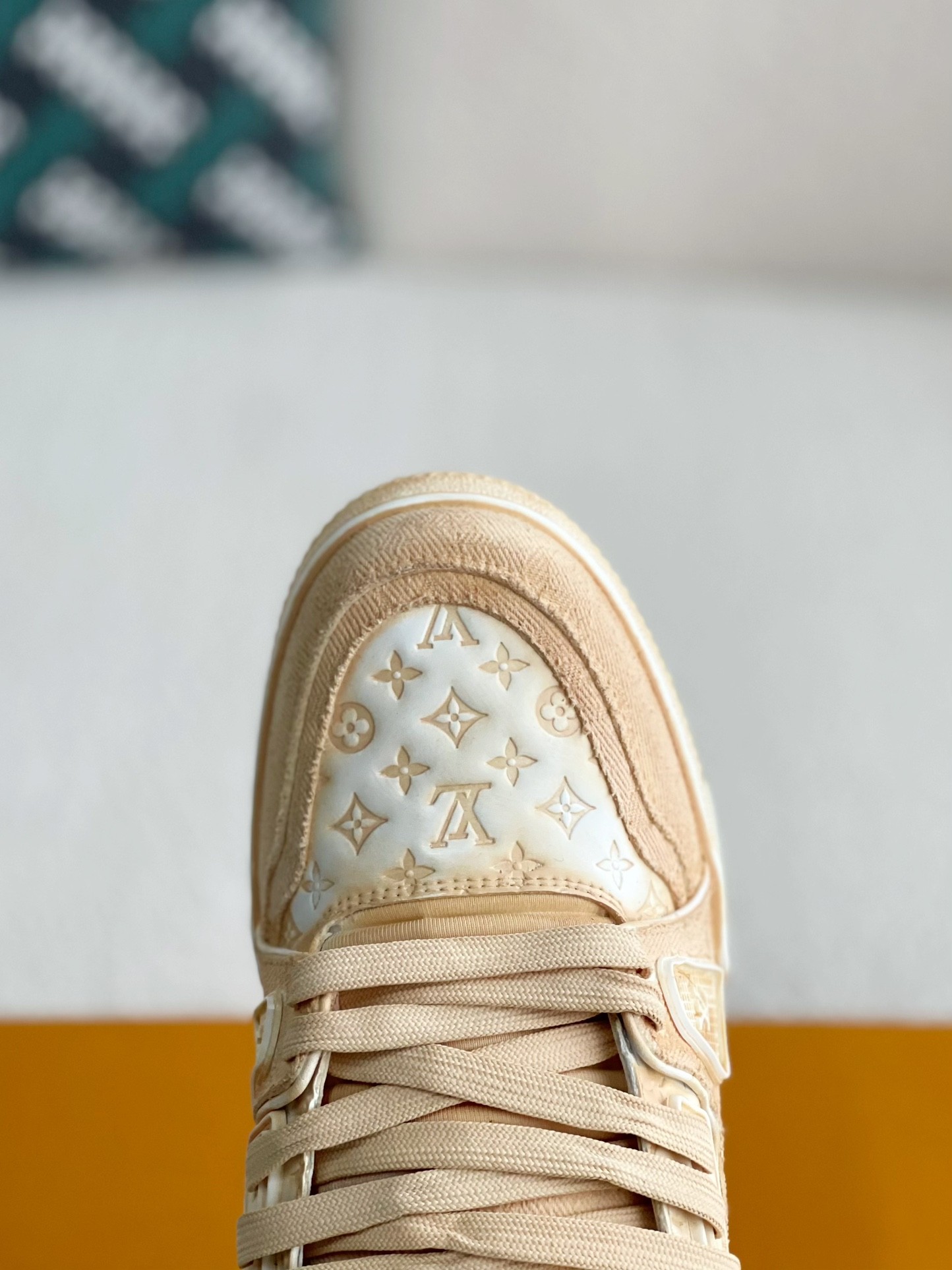 LOUIS VUITTON SNEAKERS