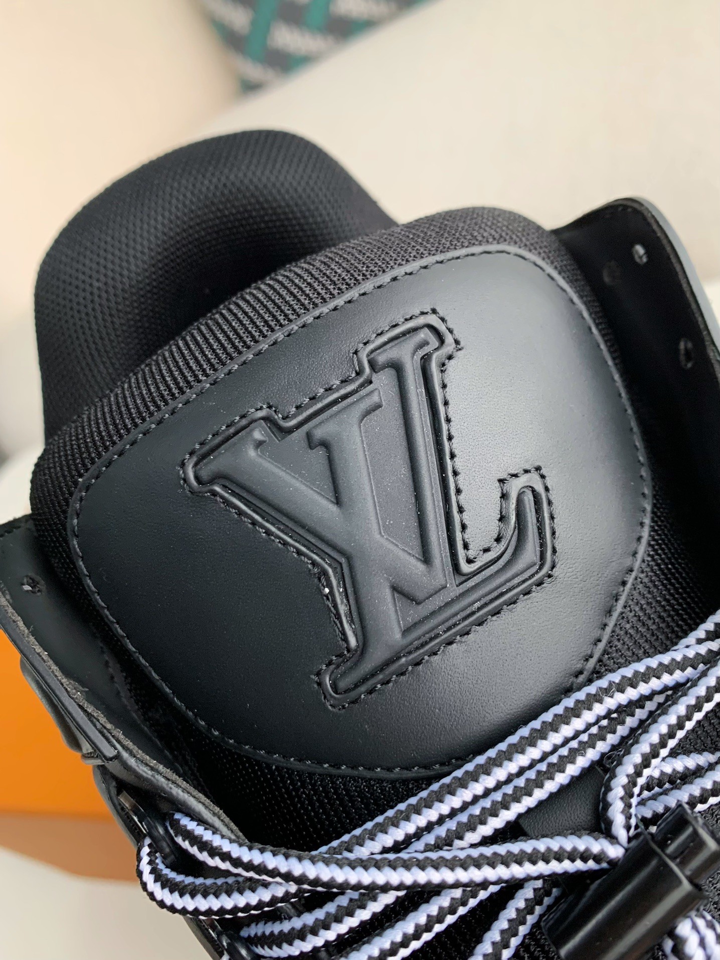 LOUIS VUITTON TRAINER Maxi SNEAKERS