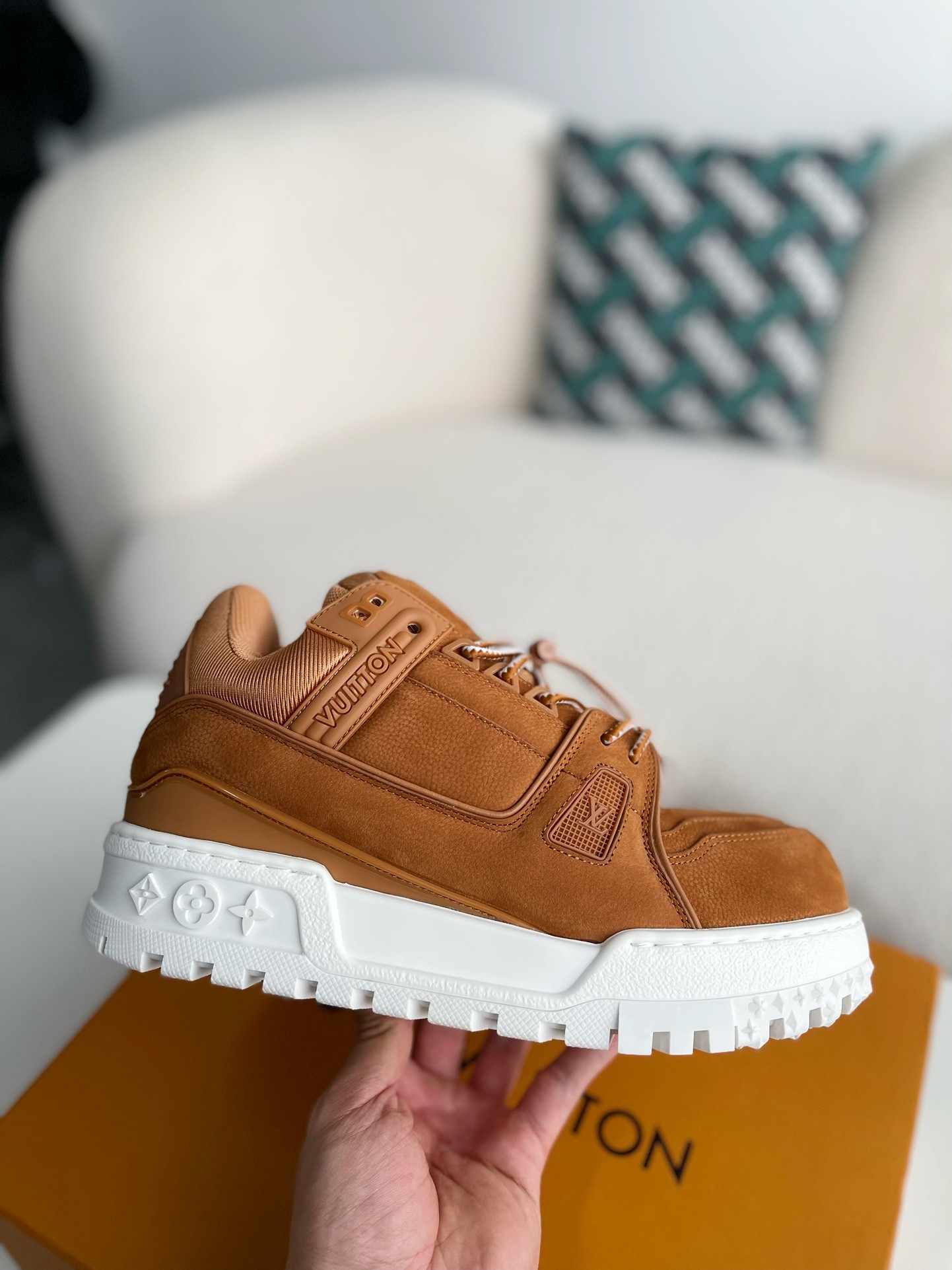 LOUIS VUITTON TRAINER SNEAKERS