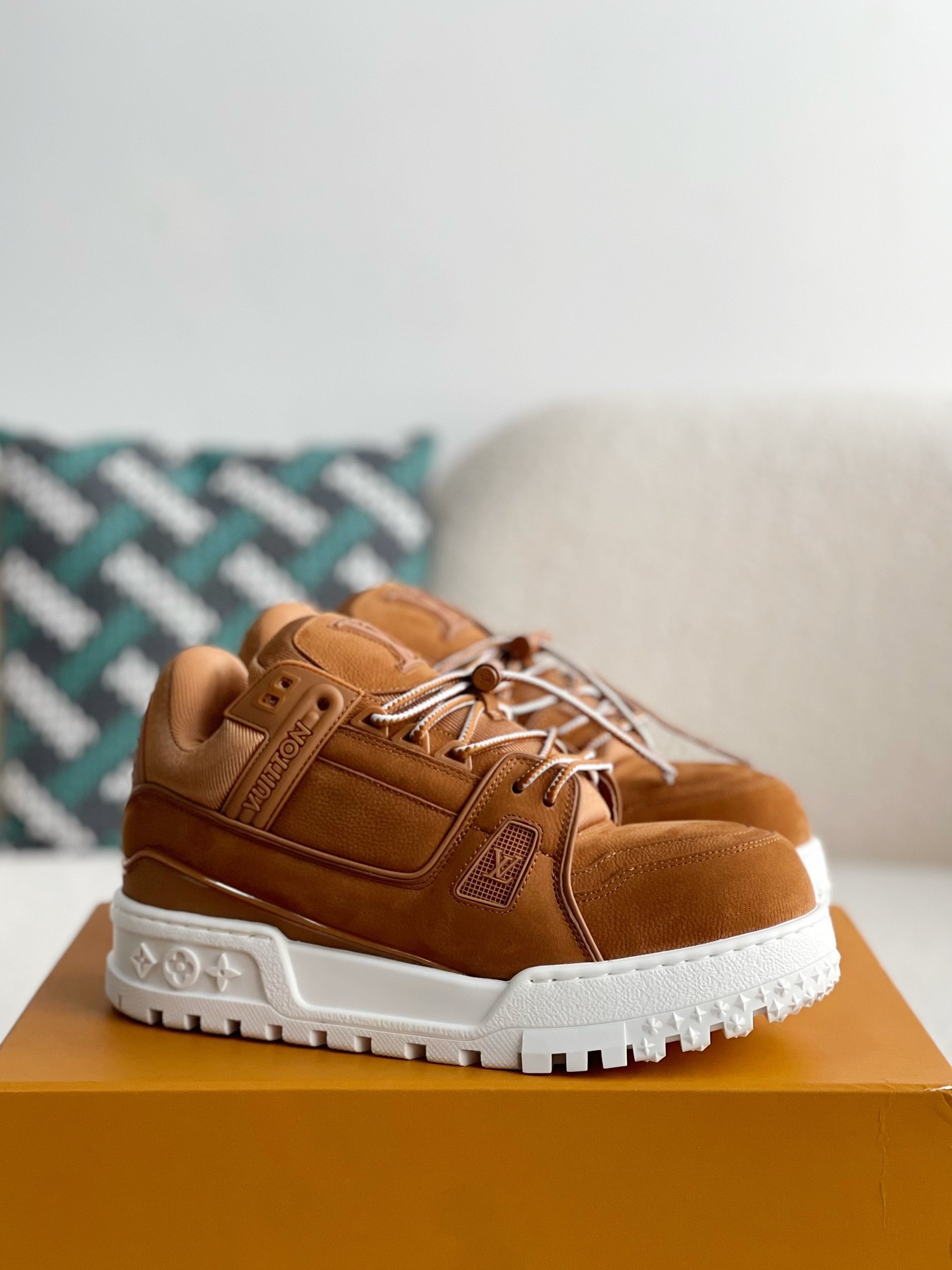 LOUIS VUITTON TRAINER SNEAKERS