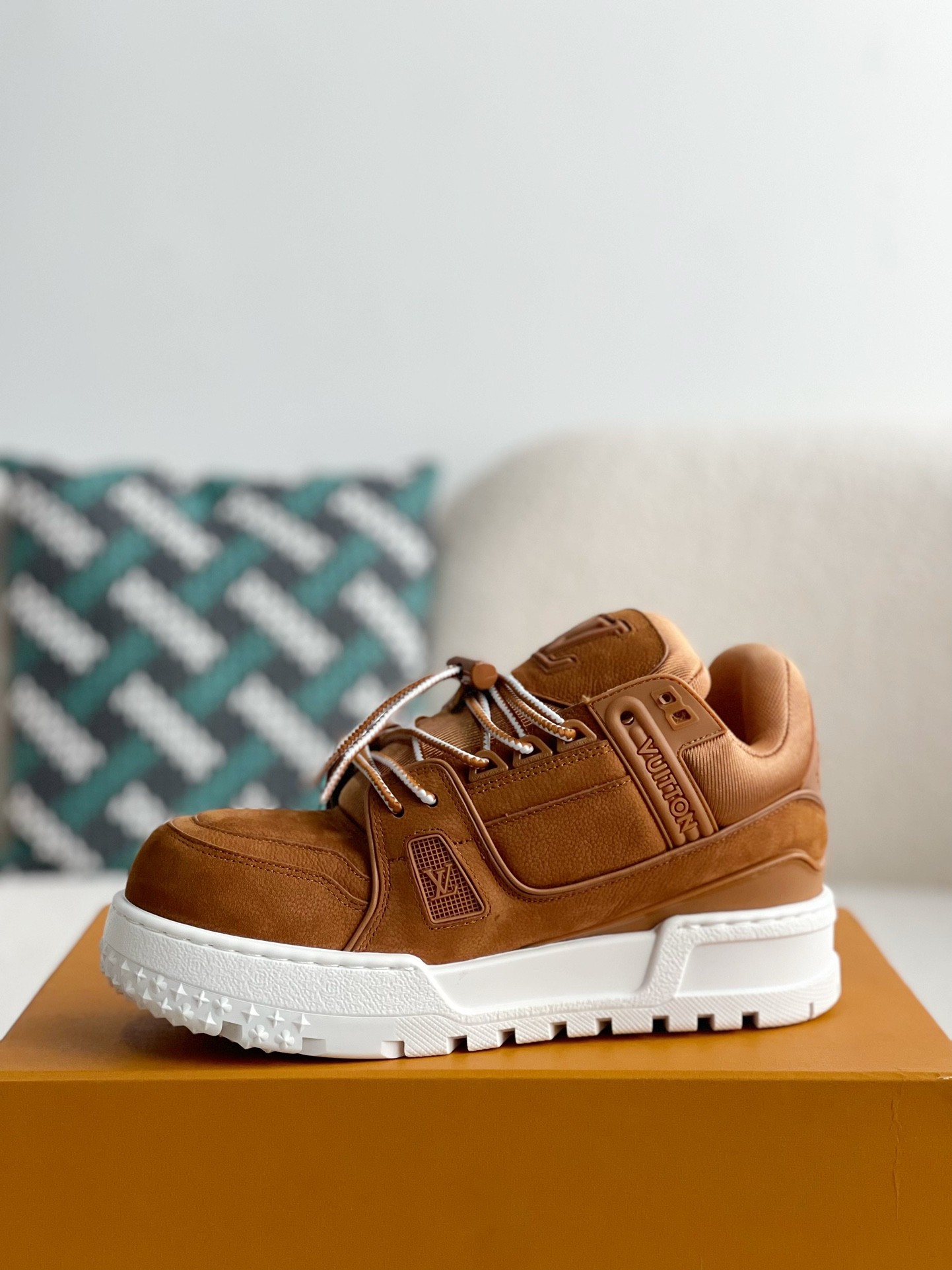 LOUIS VUITTON TRAINER SNEAKERS