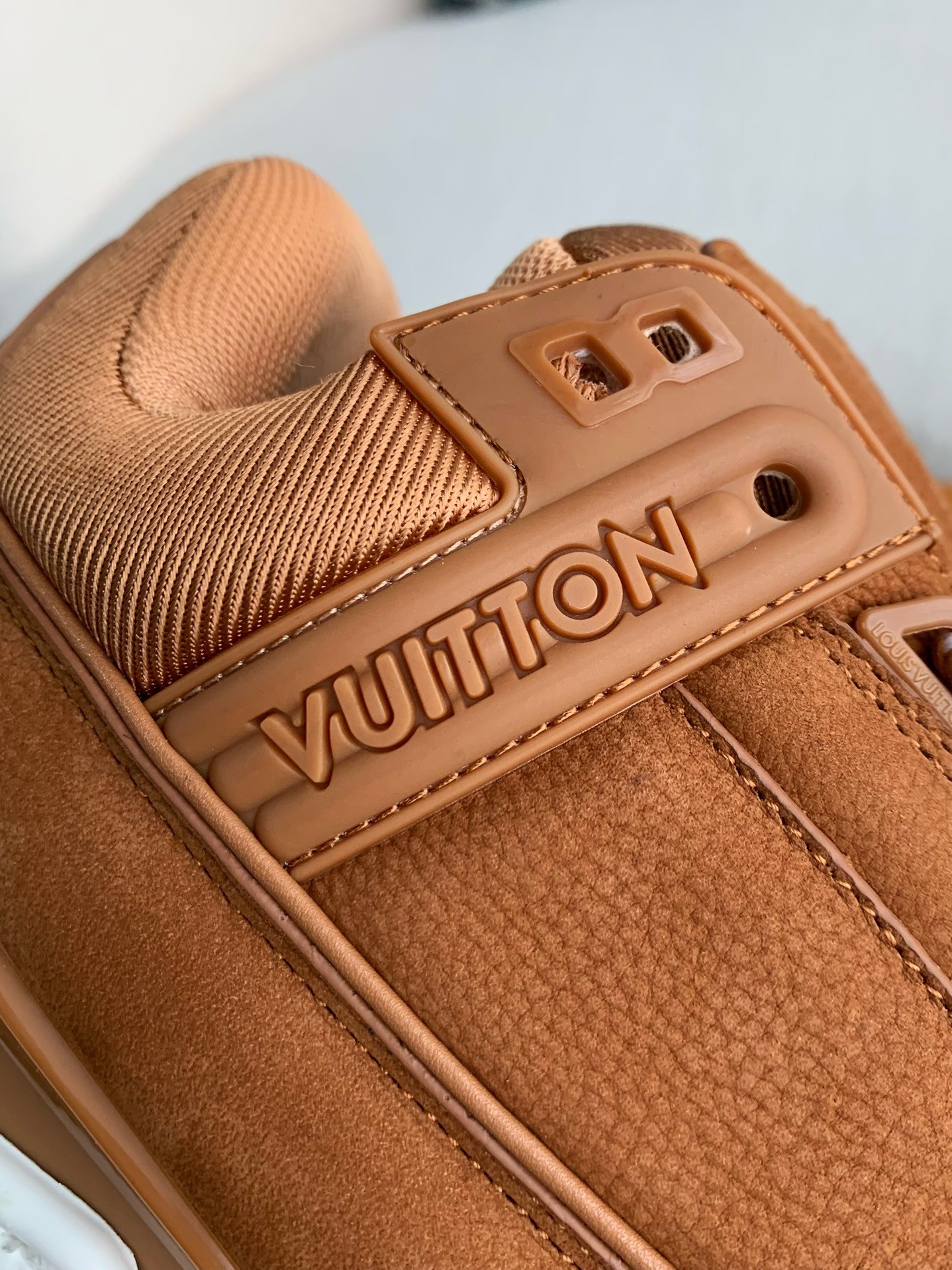 LOUIS VUITTON TRAINER SNEAKERS