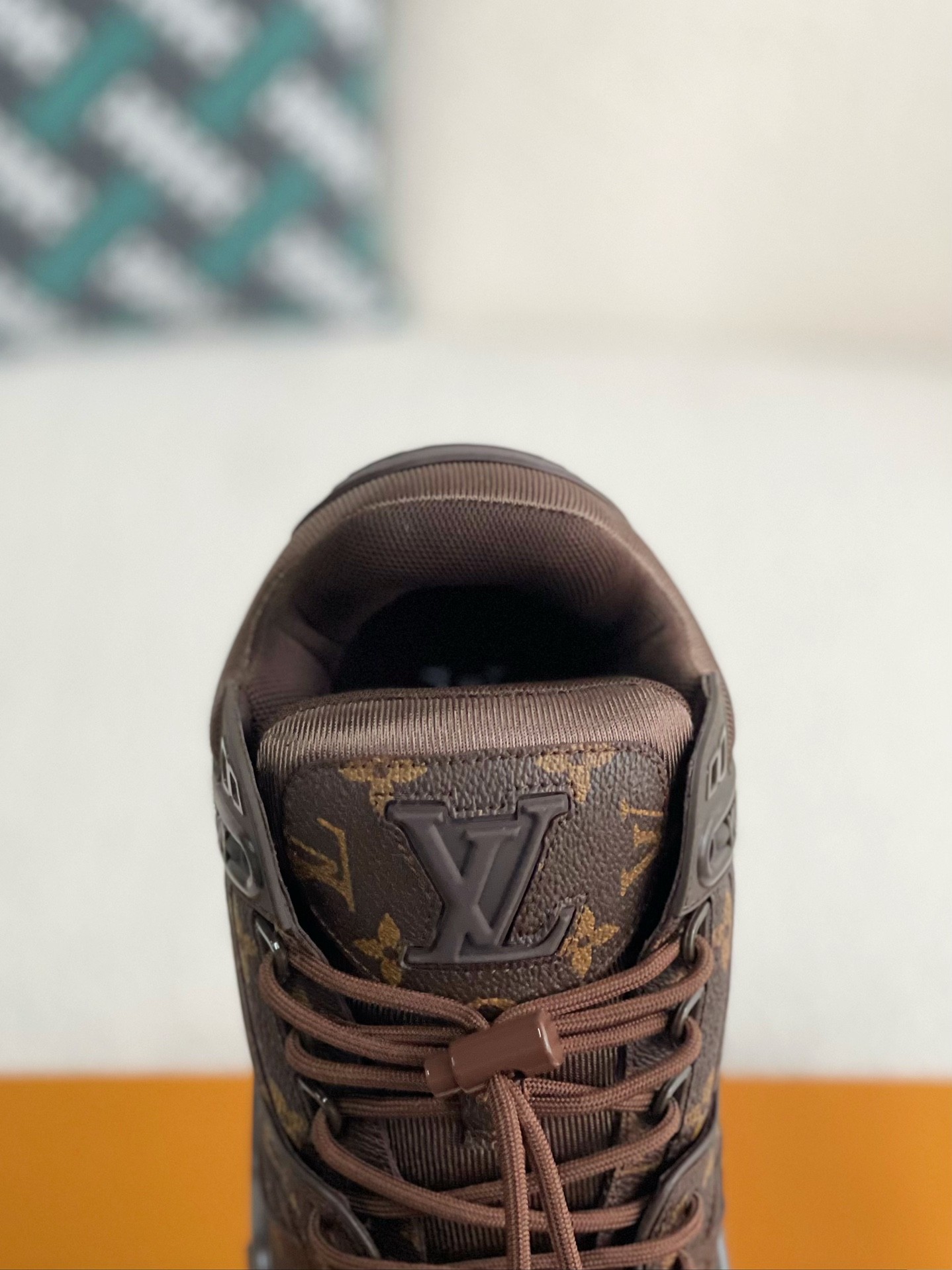 LOUIS VUITTON SNEAKERS