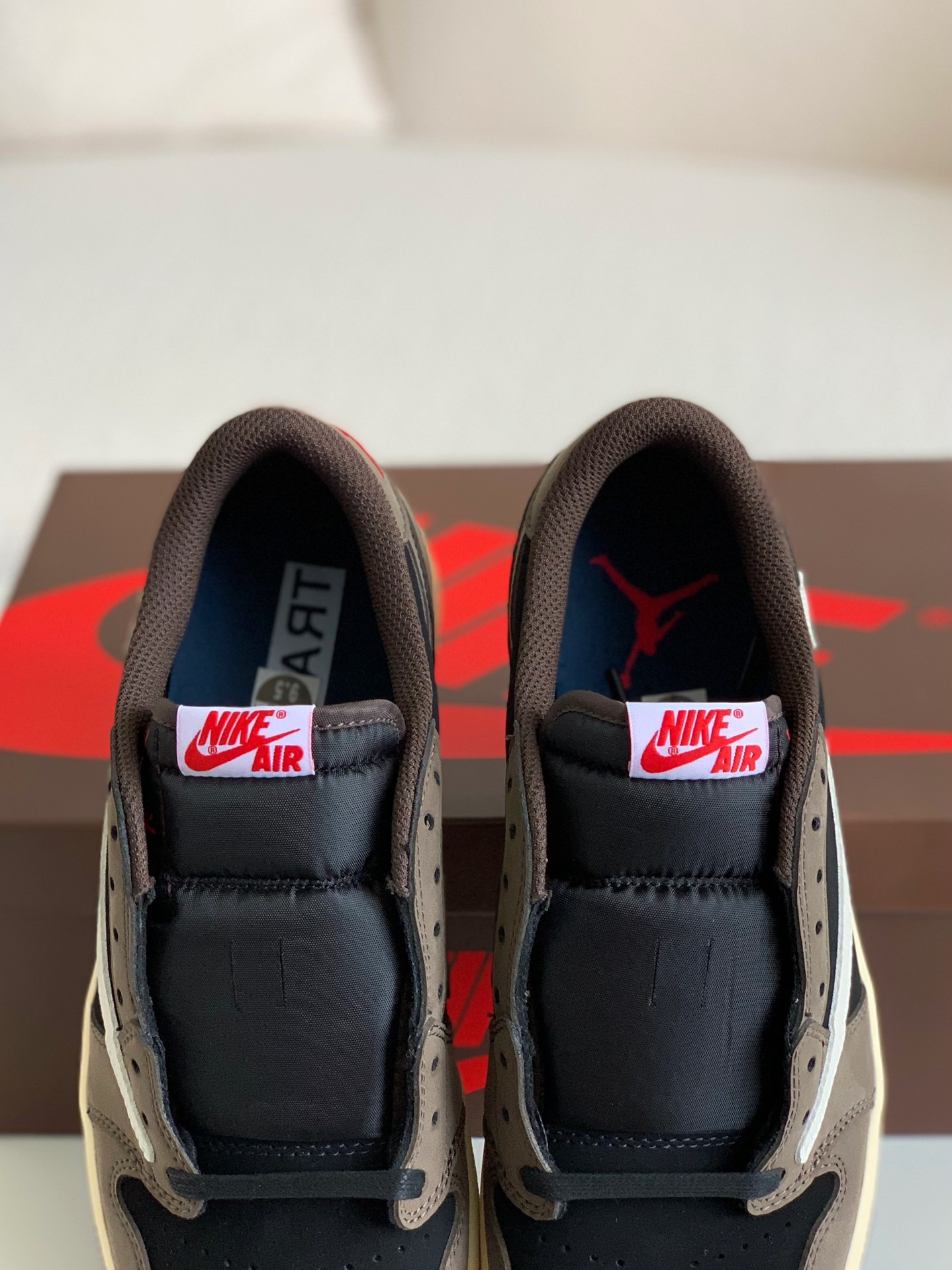 Nike AirJordanl x TravisScott AI Low