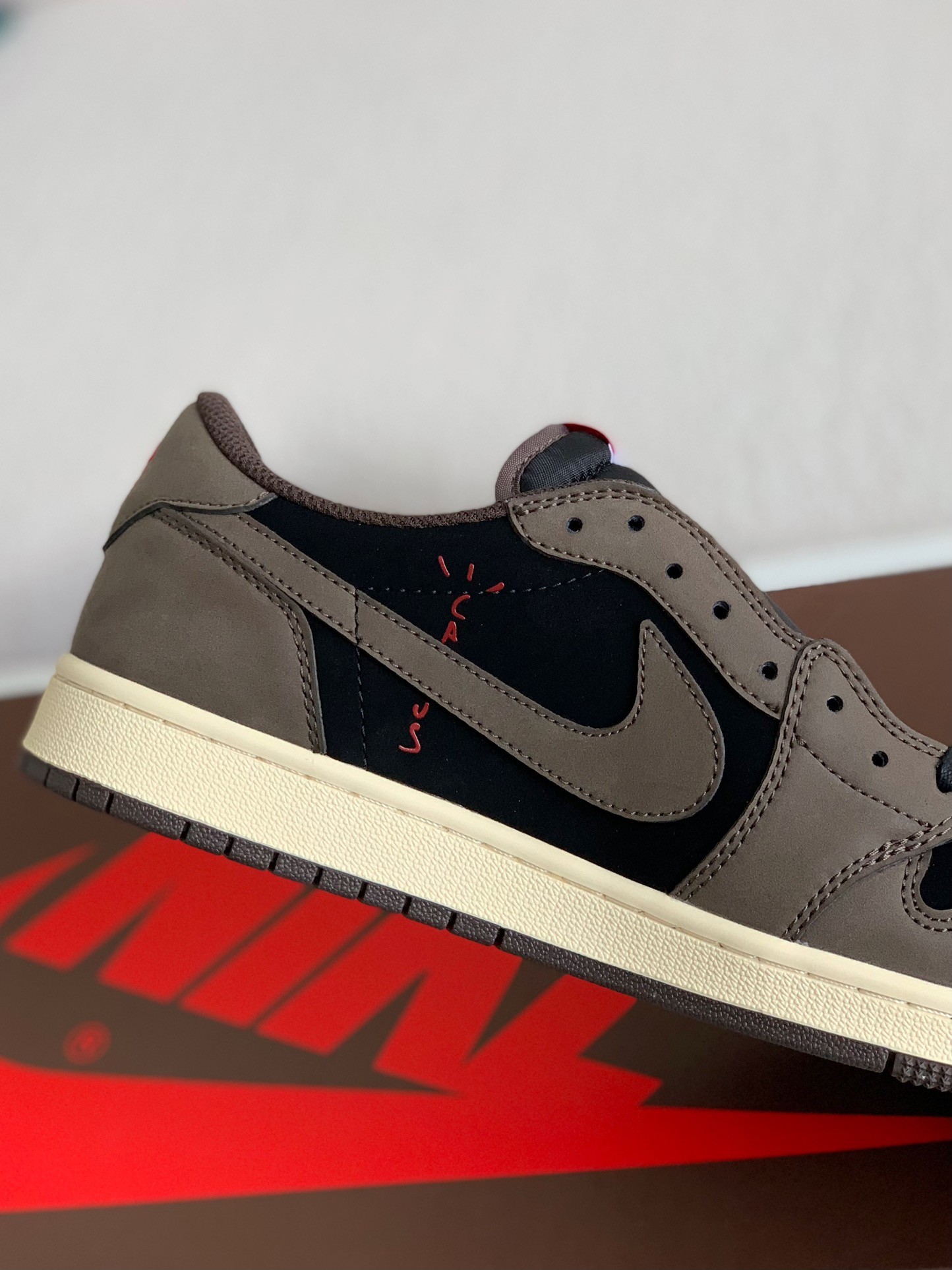 Nike AirJordanl x TravisScott AI Low