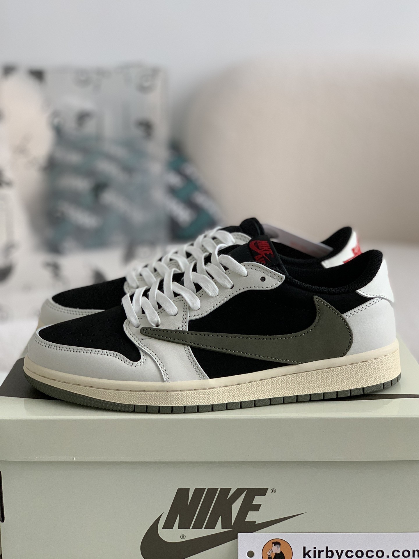 Nike AirJordanl x TravisScott AI Low