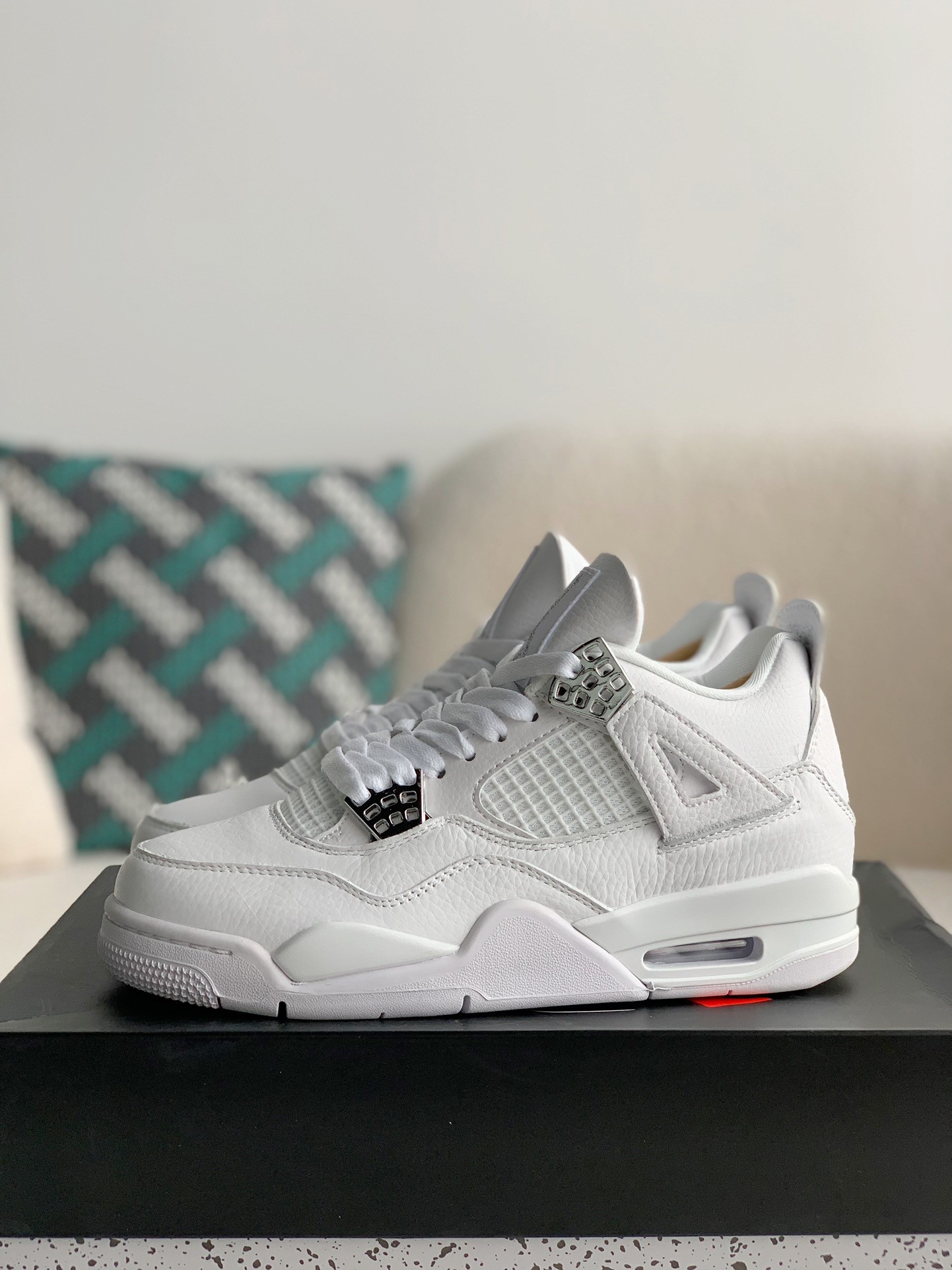 Jordan 4 AJ4 retro pure money