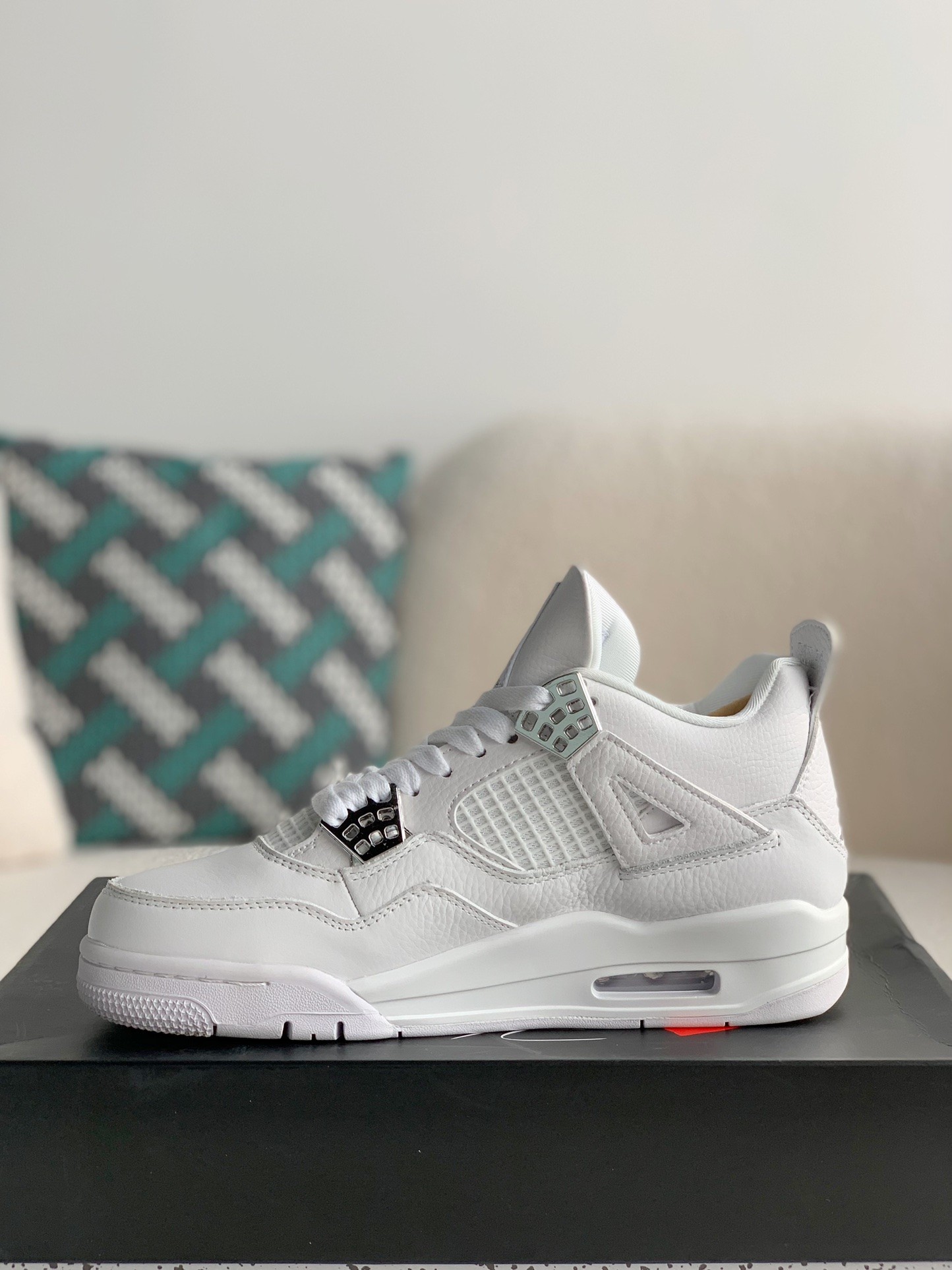 Jordan 4 AJ4 retro pure money