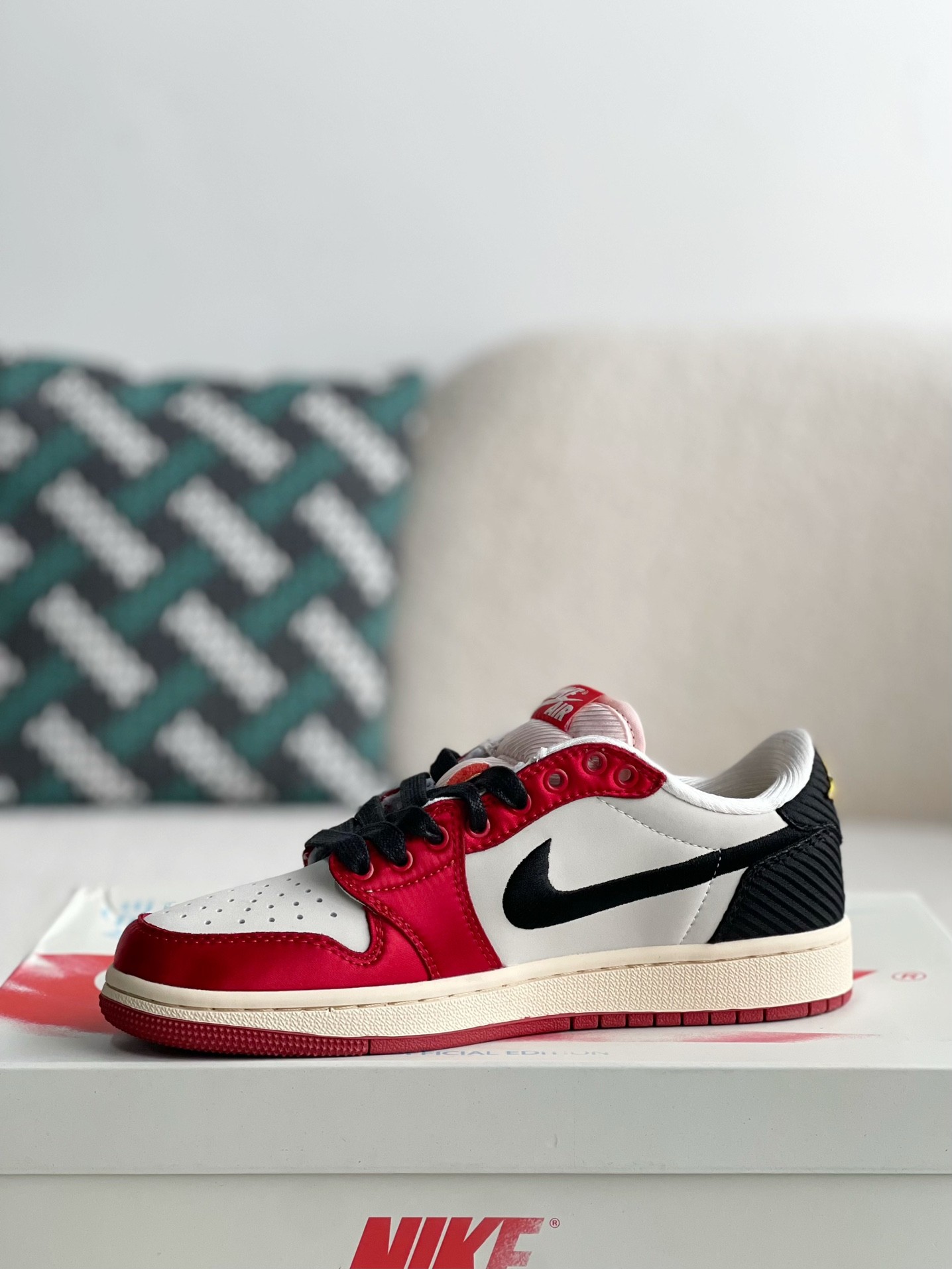 Trophy Room x Jordan Air Jordan 1 Low Golf Sneakers