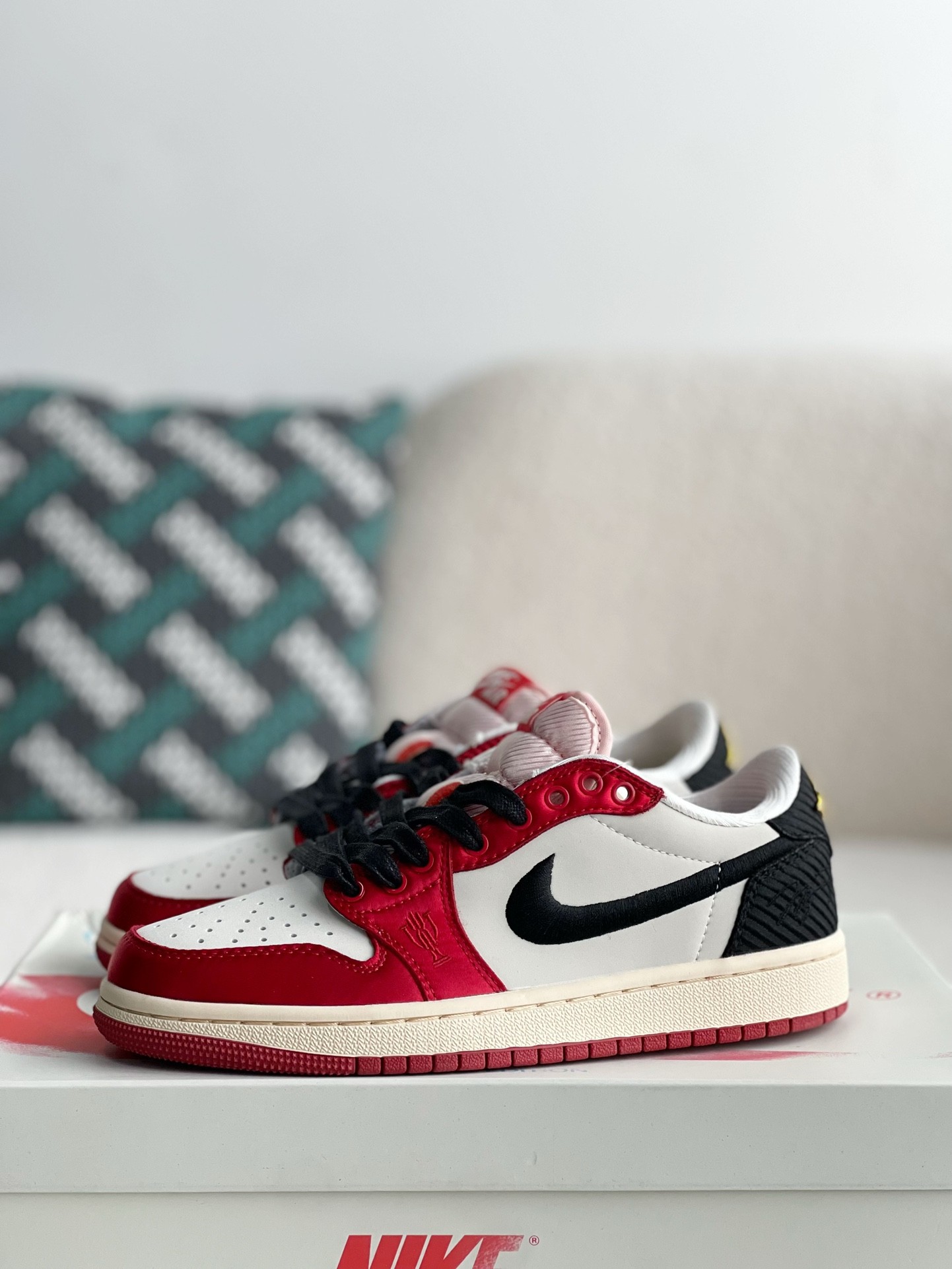 Trophy Room x Jordan Air Jordan 1 Low Golf Sneakers